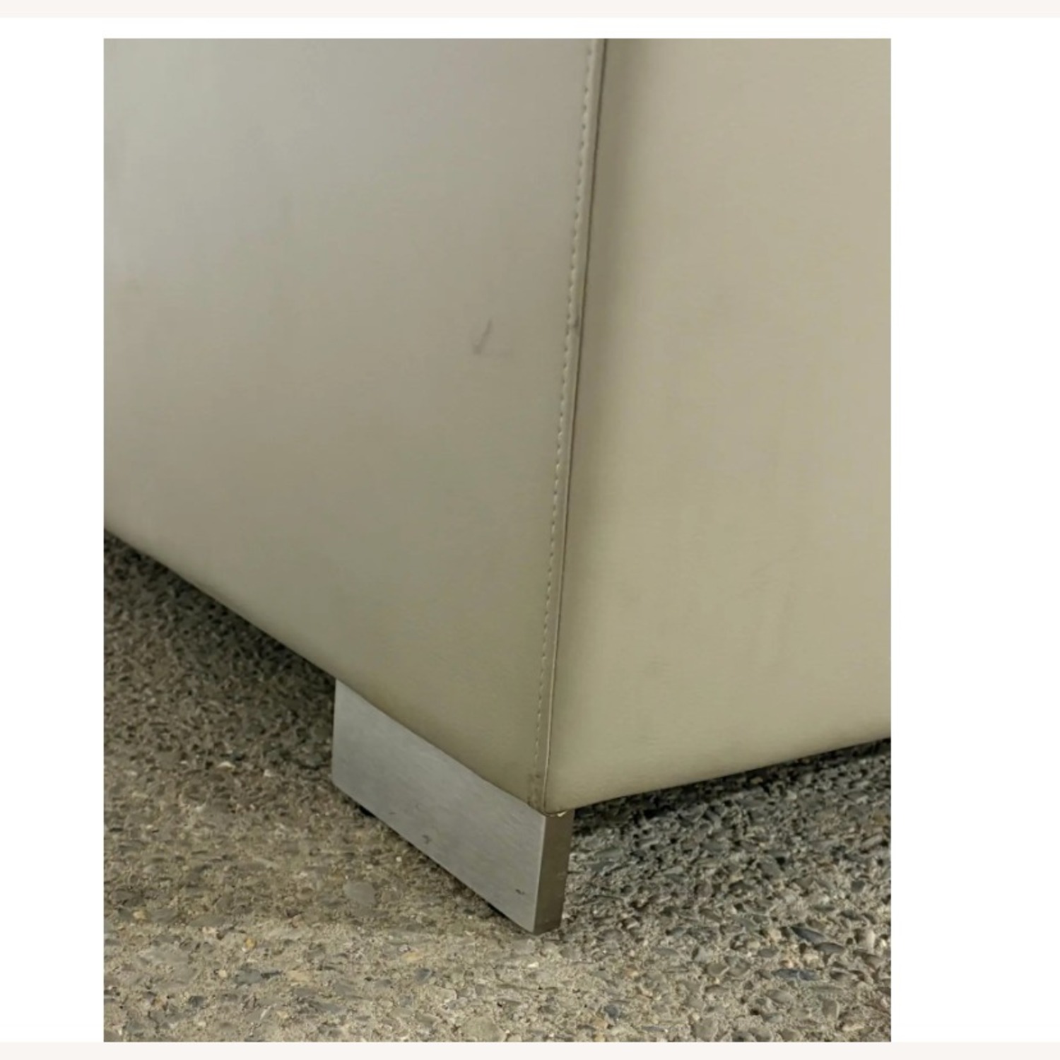 Pair of Bernhardt b.1 Leather Chairs - image-5