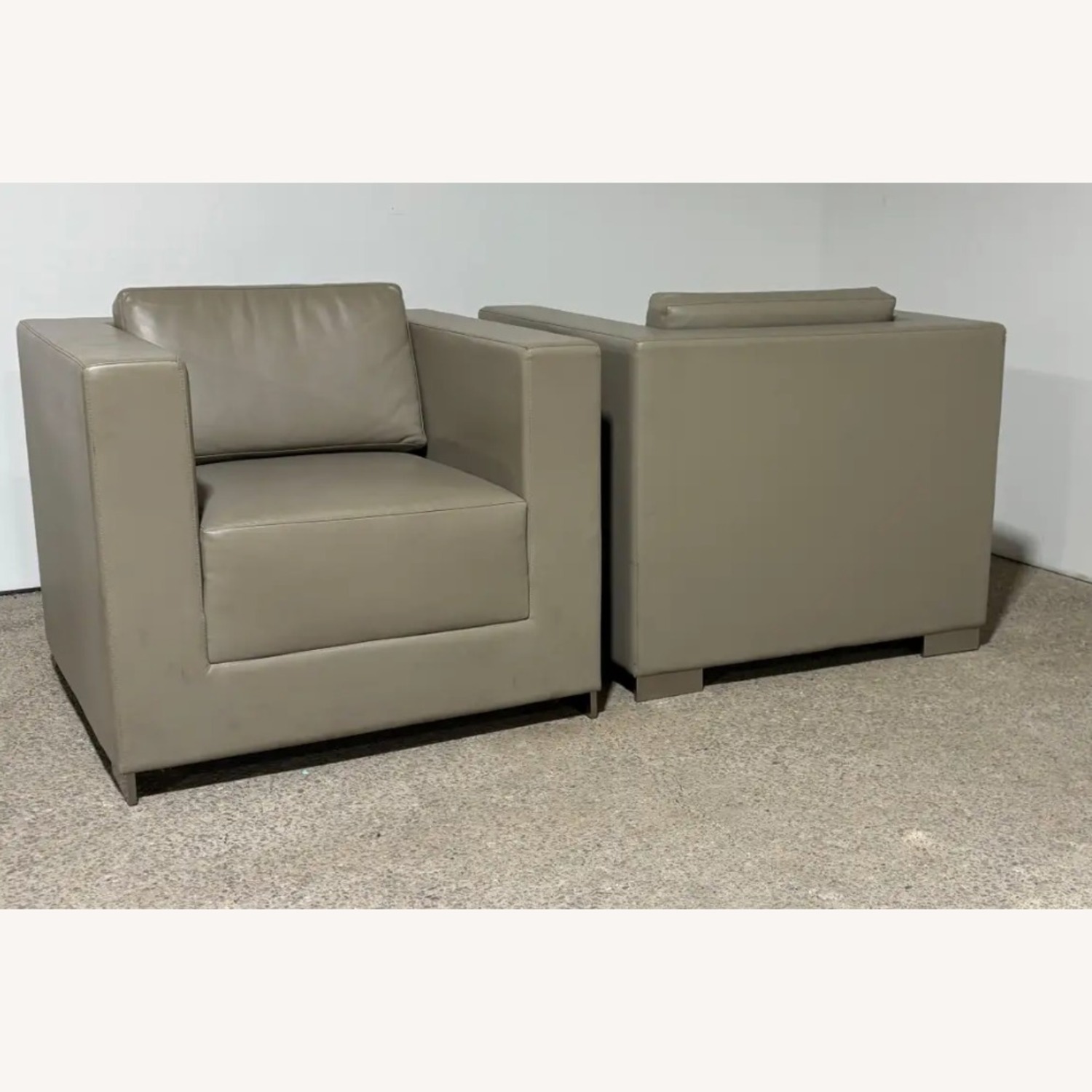 Pair of Bernhardt b.1 Leather Chairs - image-3