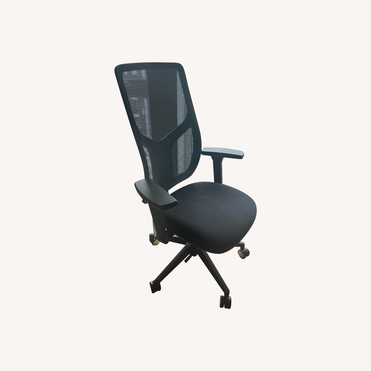 WorkPro4000 Ergonomic Executive Office Chair - AptDeco