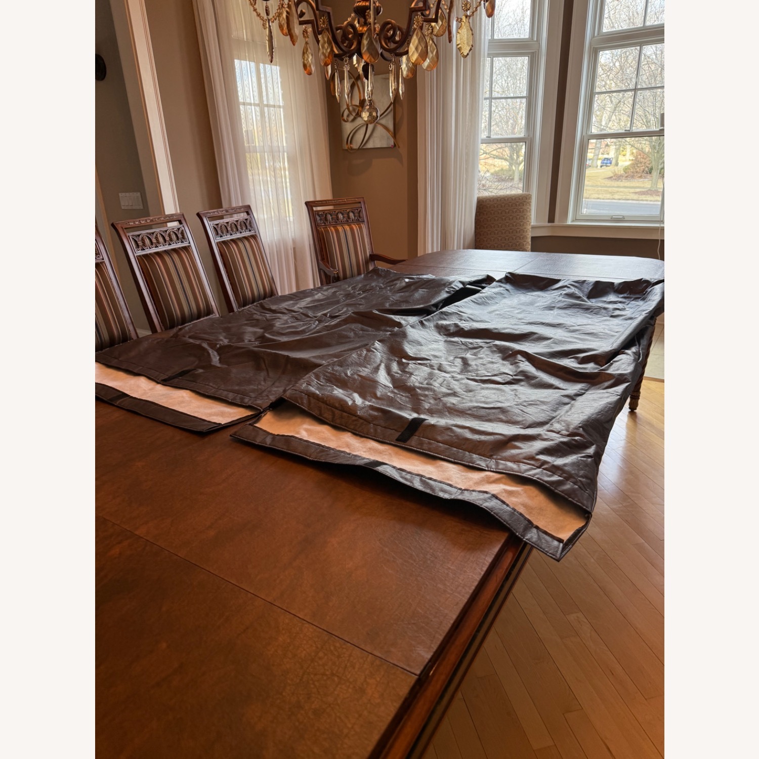 Henderdon Dining Set - image-10