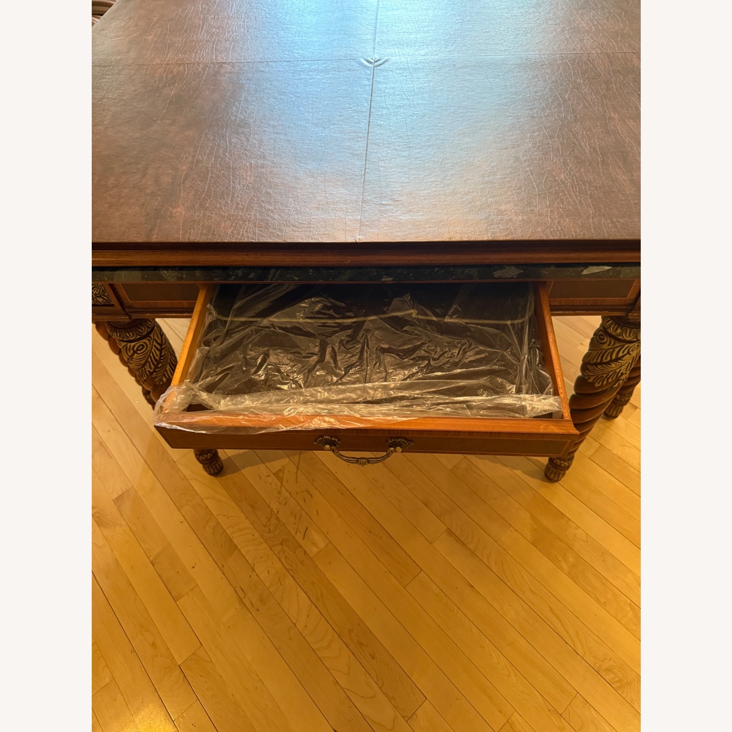 Henderdon Dining Set - image-16