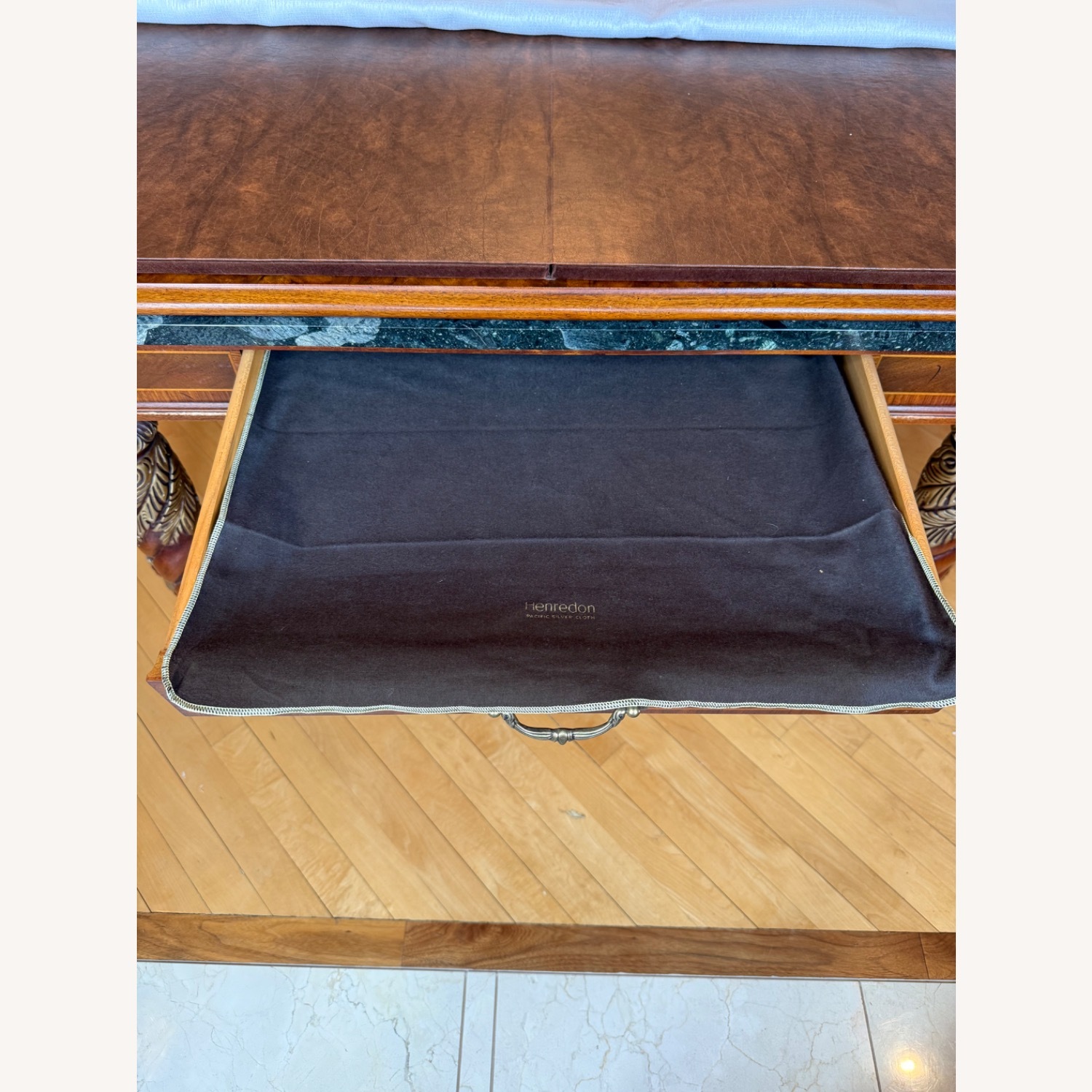 Henderdon Dining Set - image-3