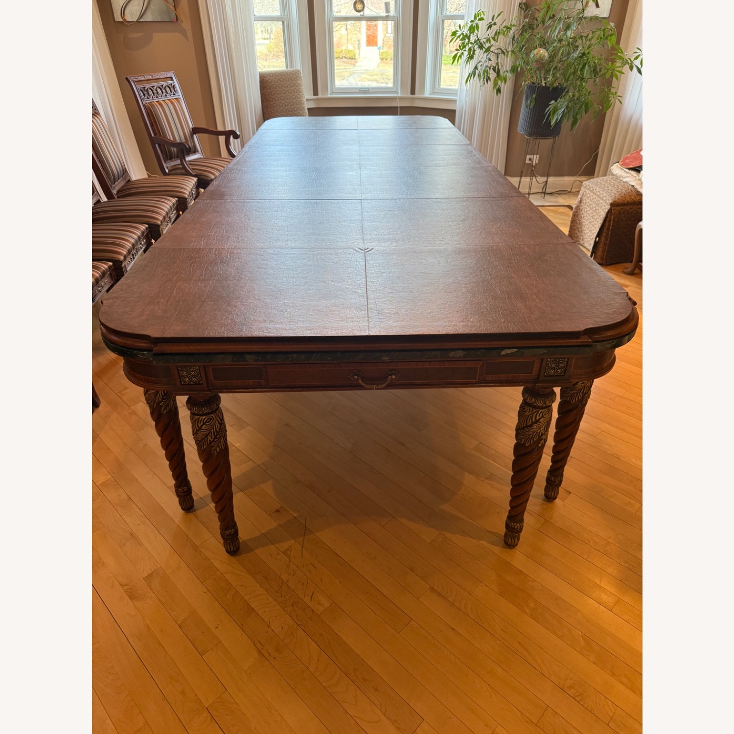 Henderdon Dining Set - image-5