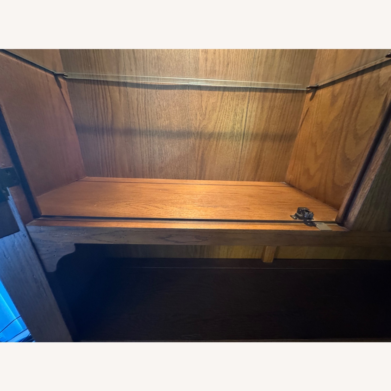 Broyhill Attic Heirloom Oak China Cabinet - image-4