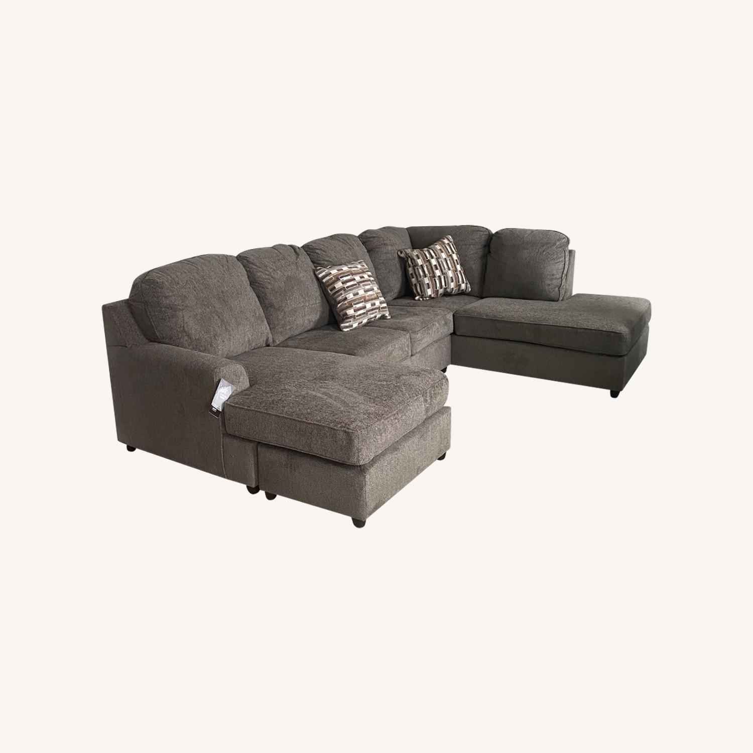 Ashley Furniture O'Phannon Large Sectional - image-6