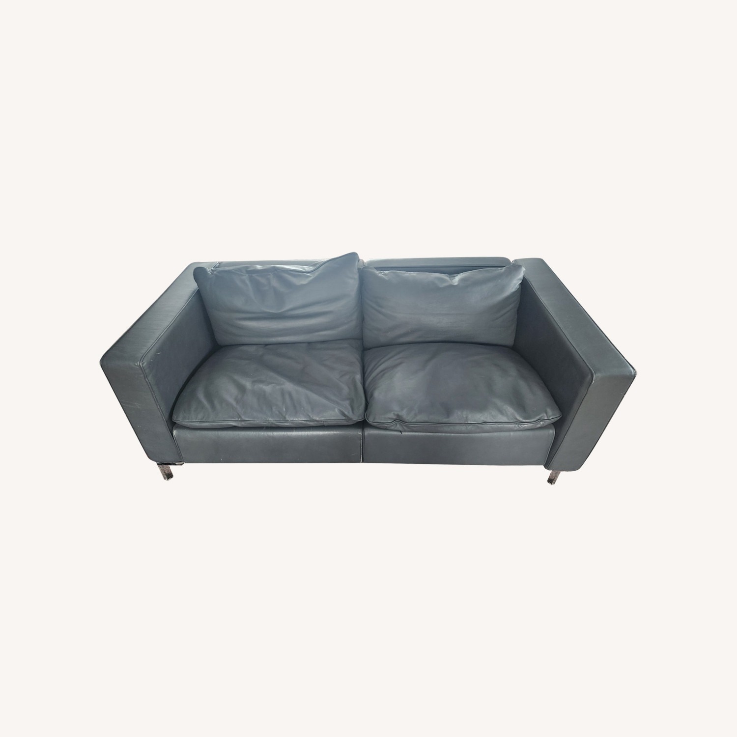 Nienkamper Loveseat - image-0