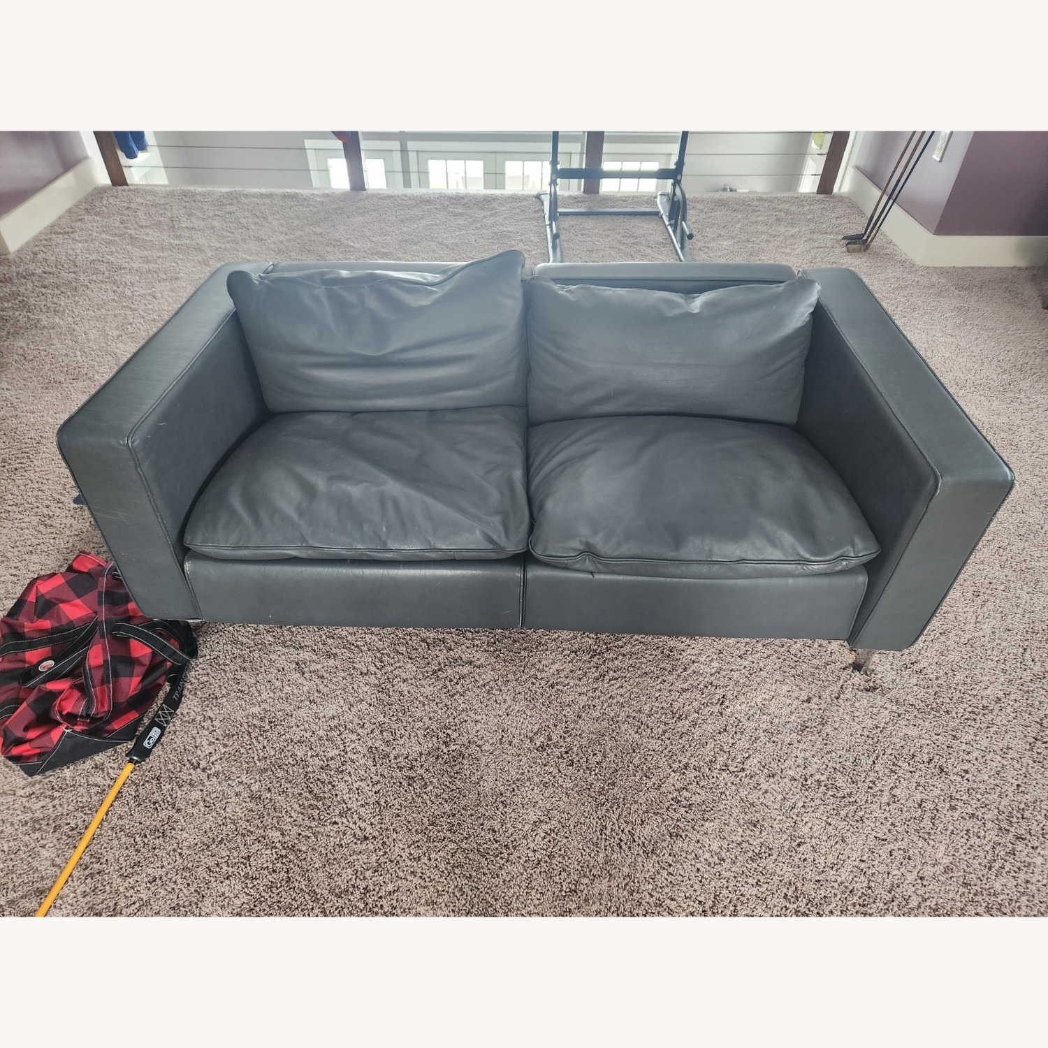 Nienkamper Loveseat - image-1