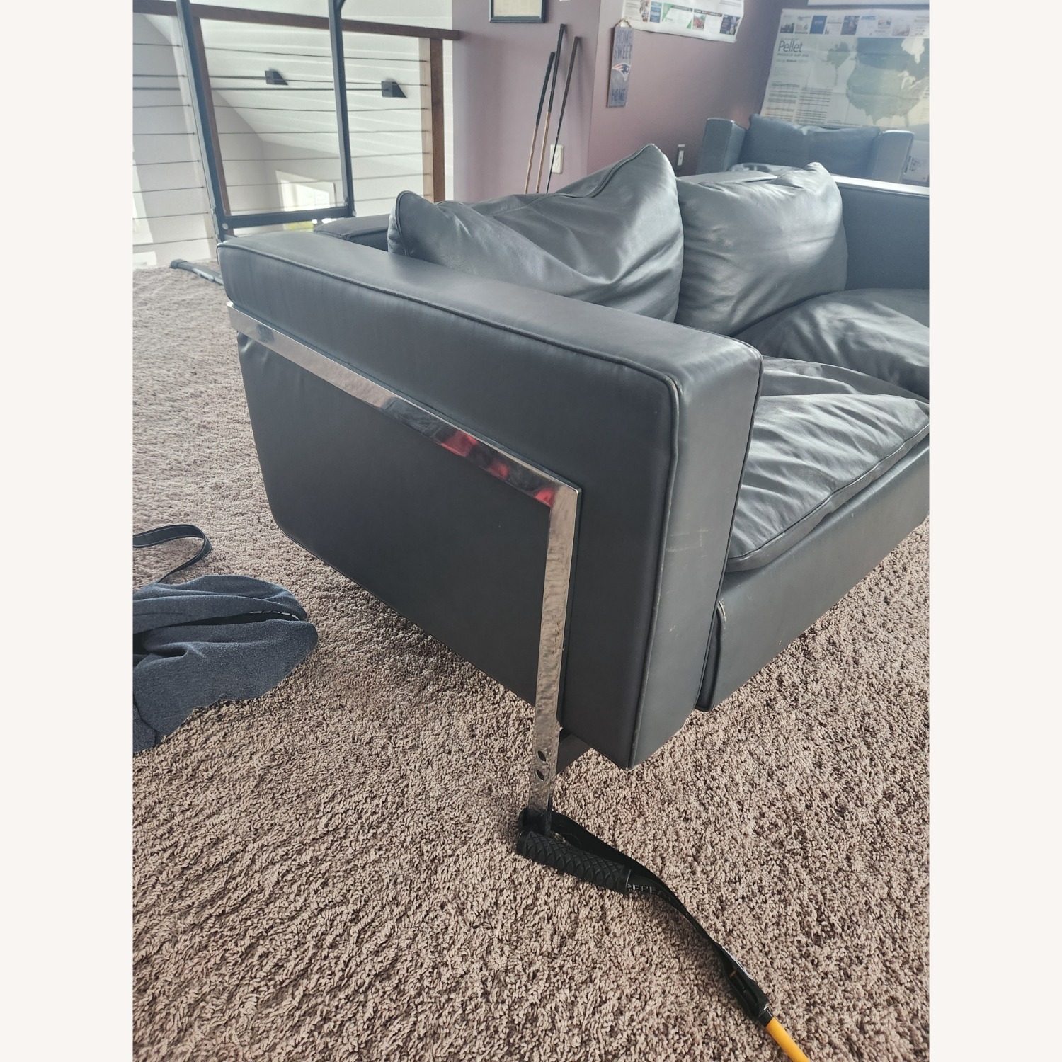 Nienkamper Loveseat - image-7