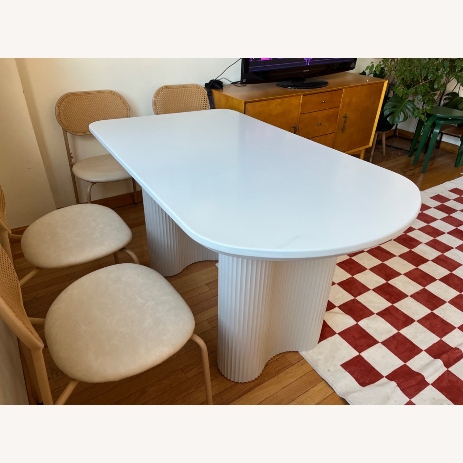 Guyii Modern White Table with 4 Chairs - image-4
