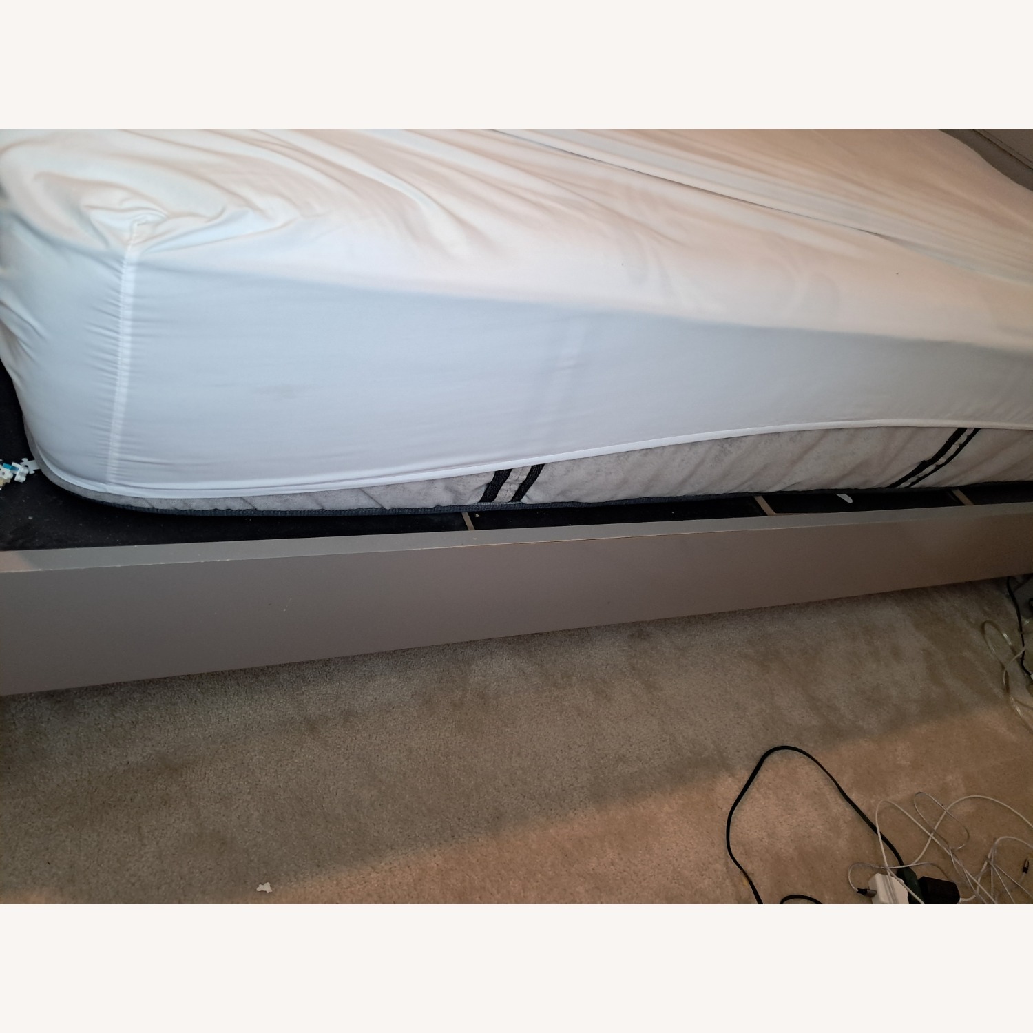 Ethan Allen Queen bed - image-4