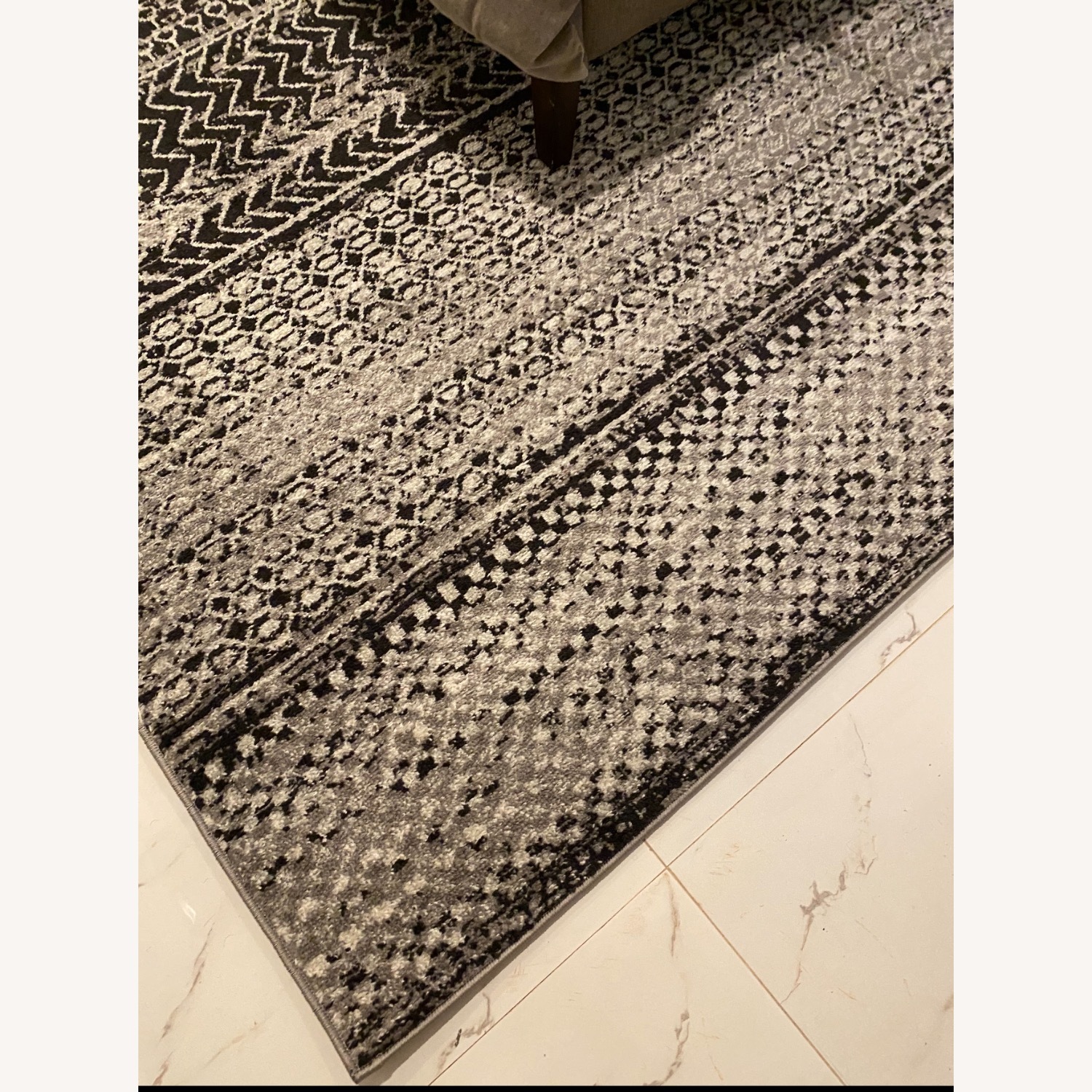 Cazadores Geometric Rug with Pad - image-4