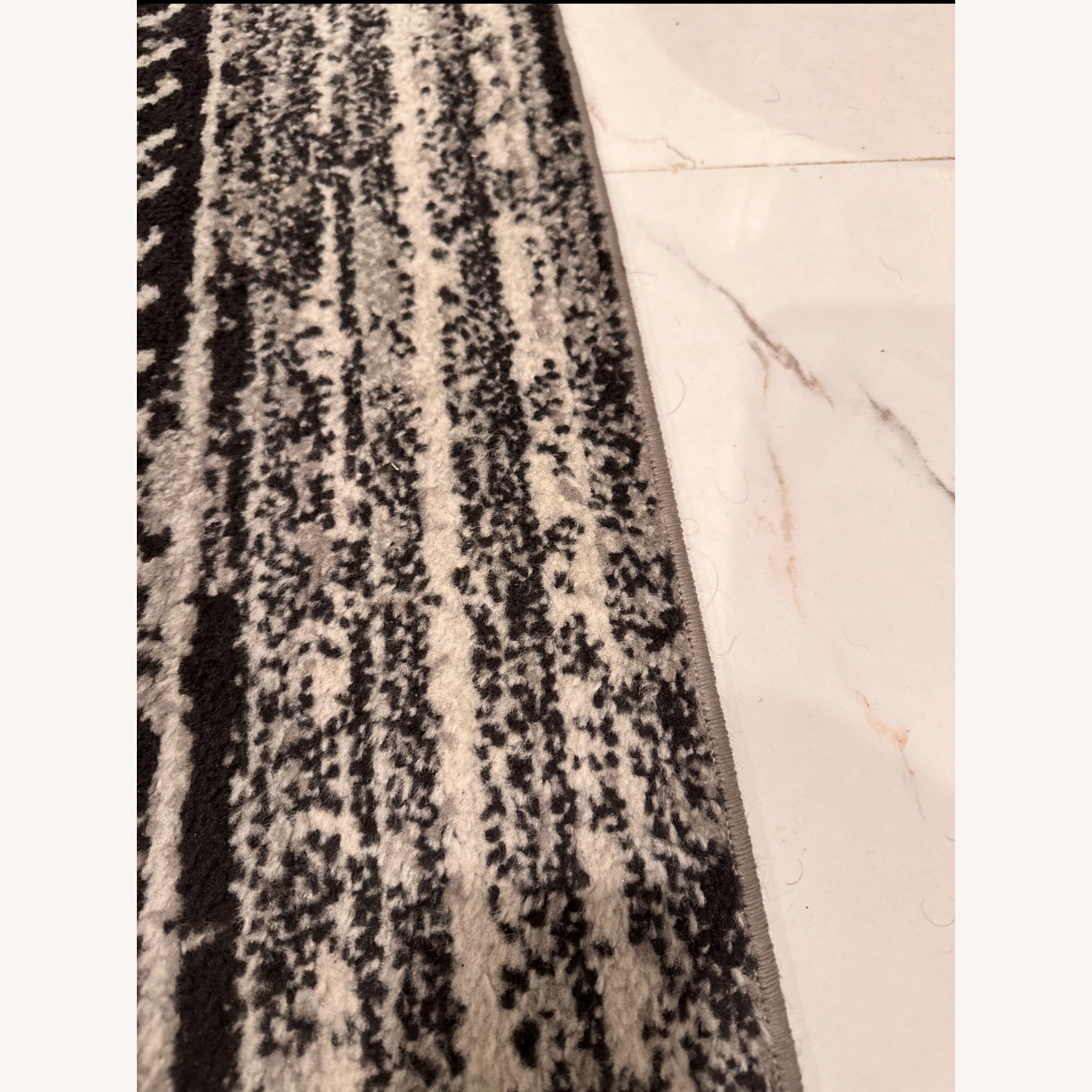 Cazadores Geometric Rug with Pad - image-7