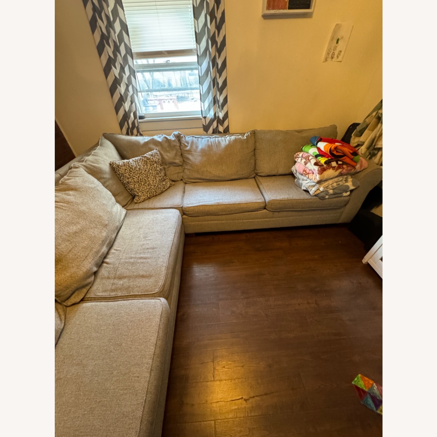 Bob's Discount Furniture Gray U-Shaped Sectional - image-4