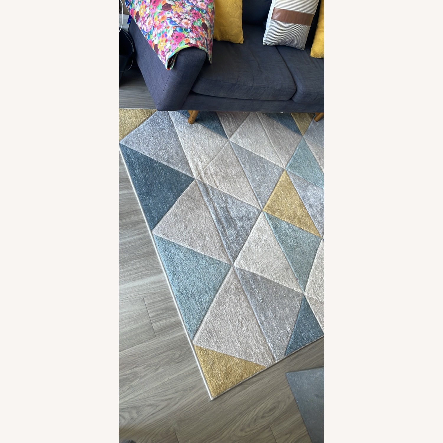 Geometric 5x7 Area Rug - image-3