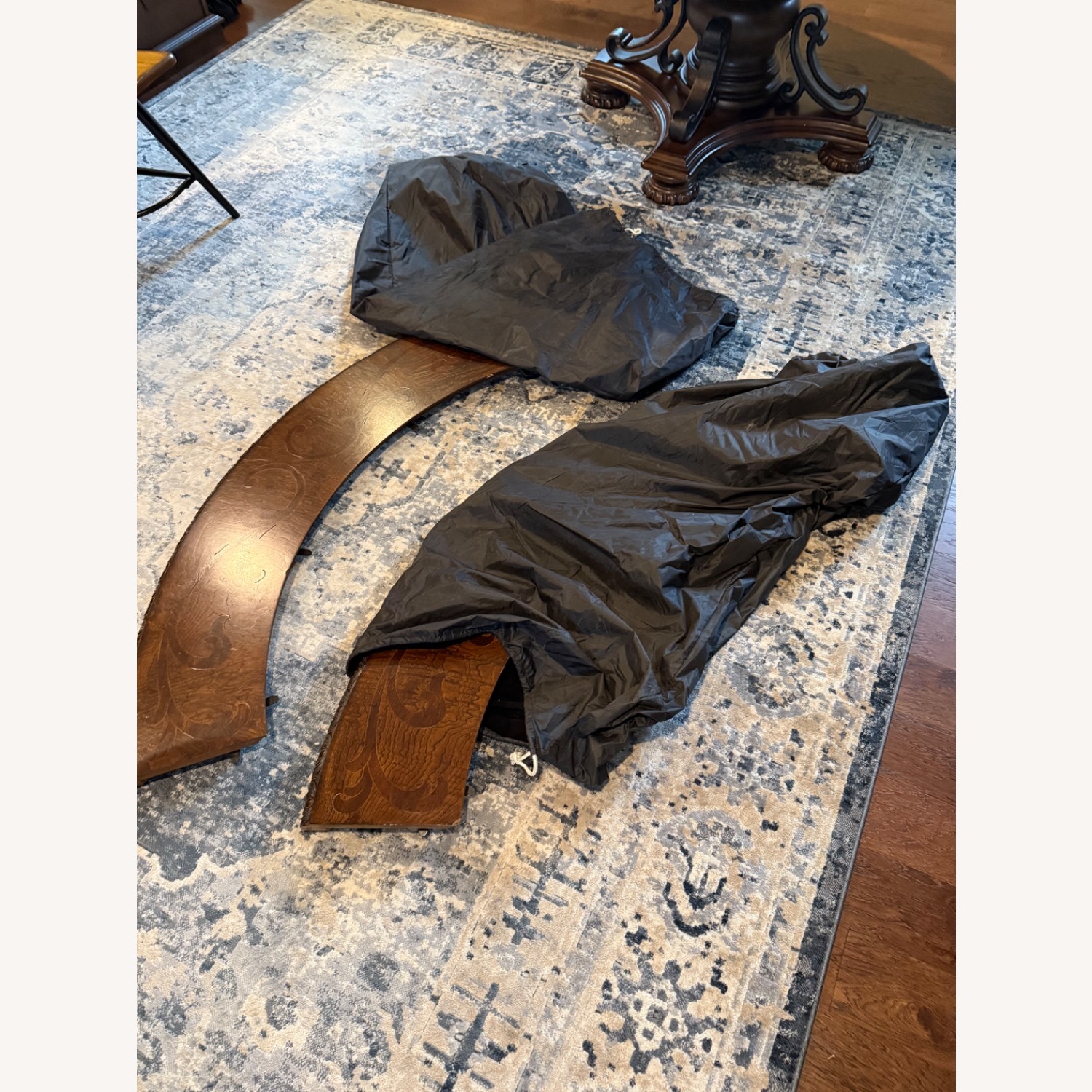 Rare Adjustable 4-8 Person Round Dining Set - image-8