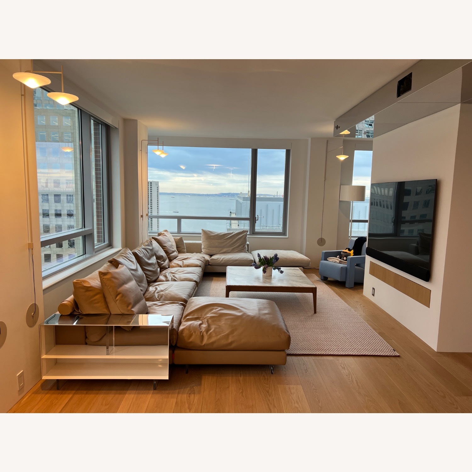 FlexForm Lightpiece Sofa - image-1