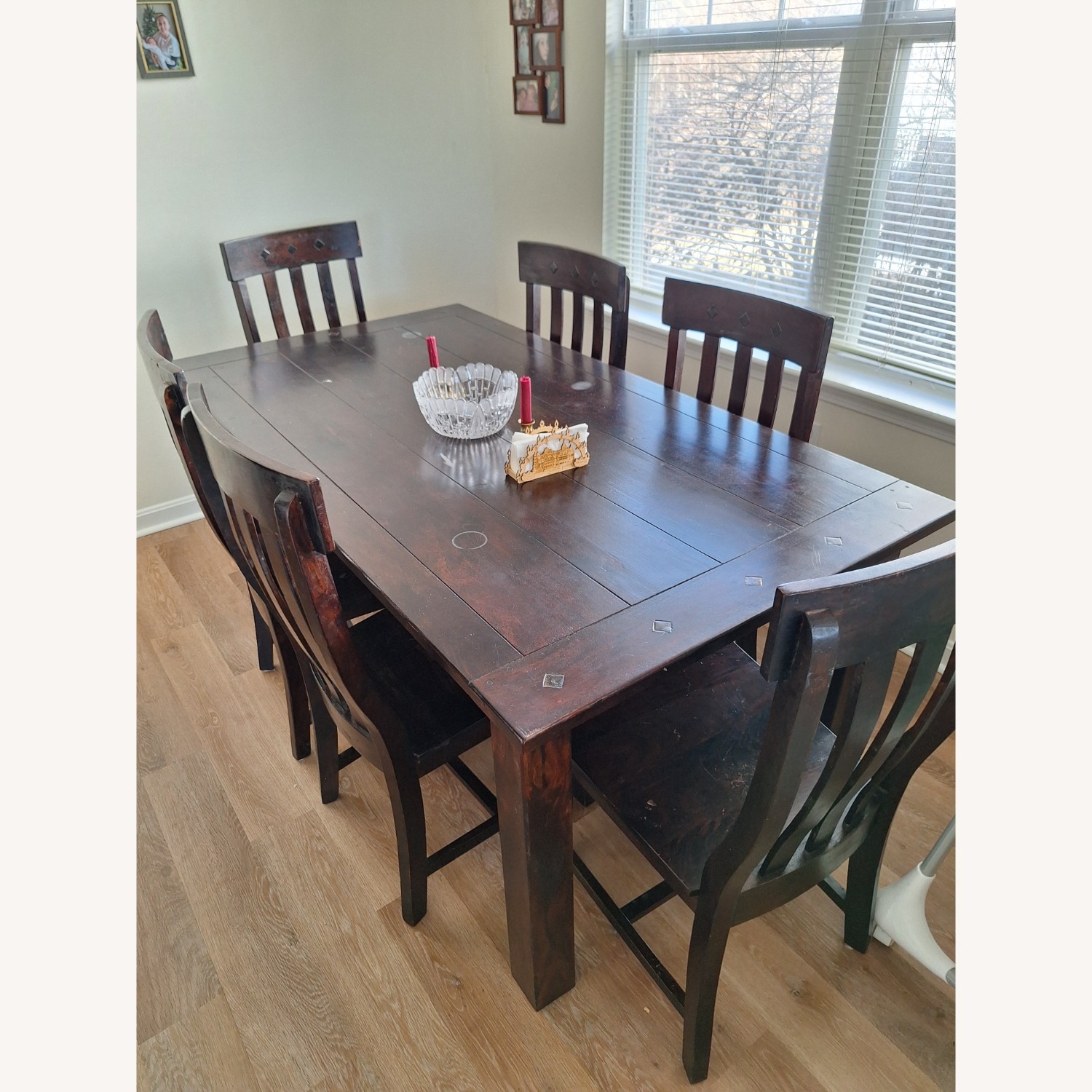 Lane Furniture Solid Wood Dining Room Table with 6 Chairs - AptDeco