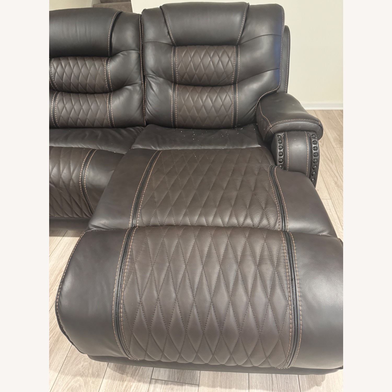 Bob's Discount Furniture Leather Sectional Sofa - image-5