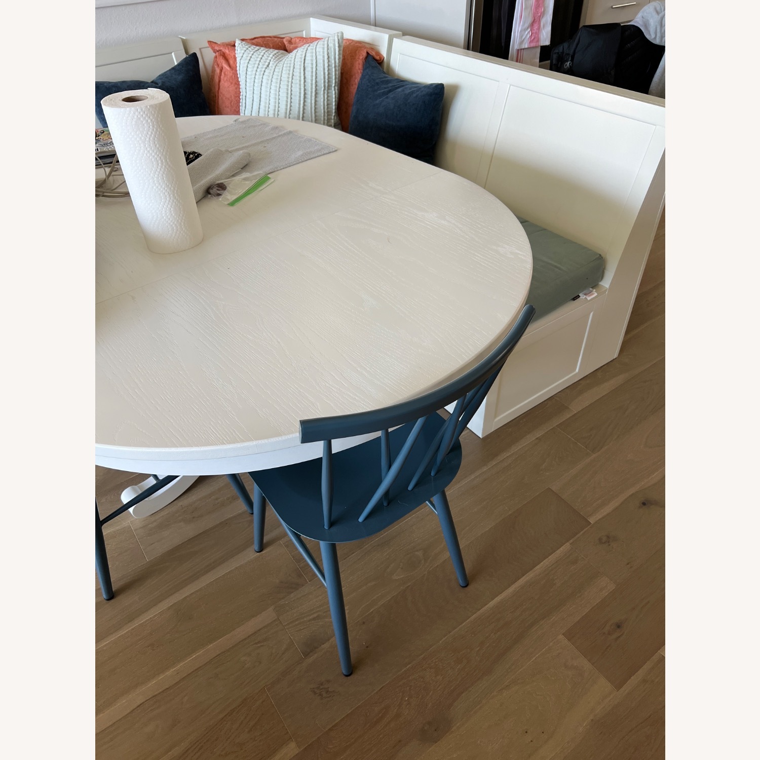 Breakfast Nook (Table + Banquette + Chairs) - image-10