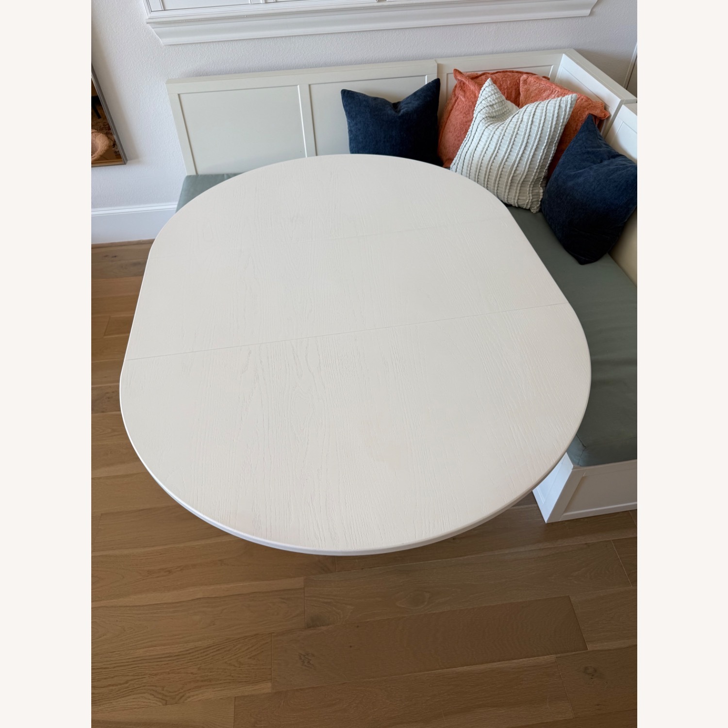 Breakfast Nook (Table + Banquette + Chairs) - image-4