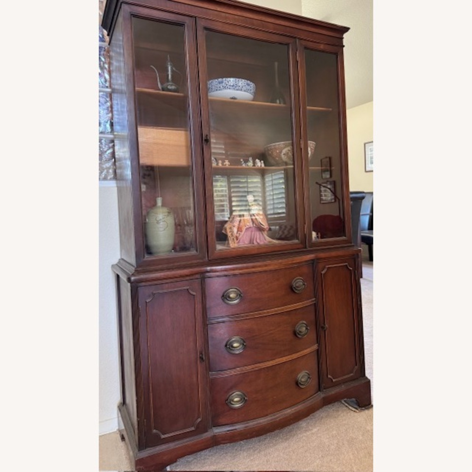 Antique China cabinet (contents not included) - image-2