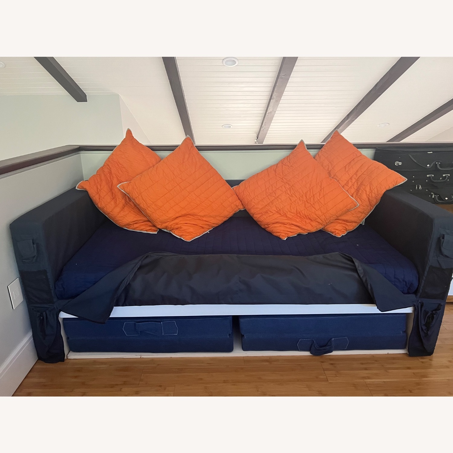 Fun practical Day Bed - image-4