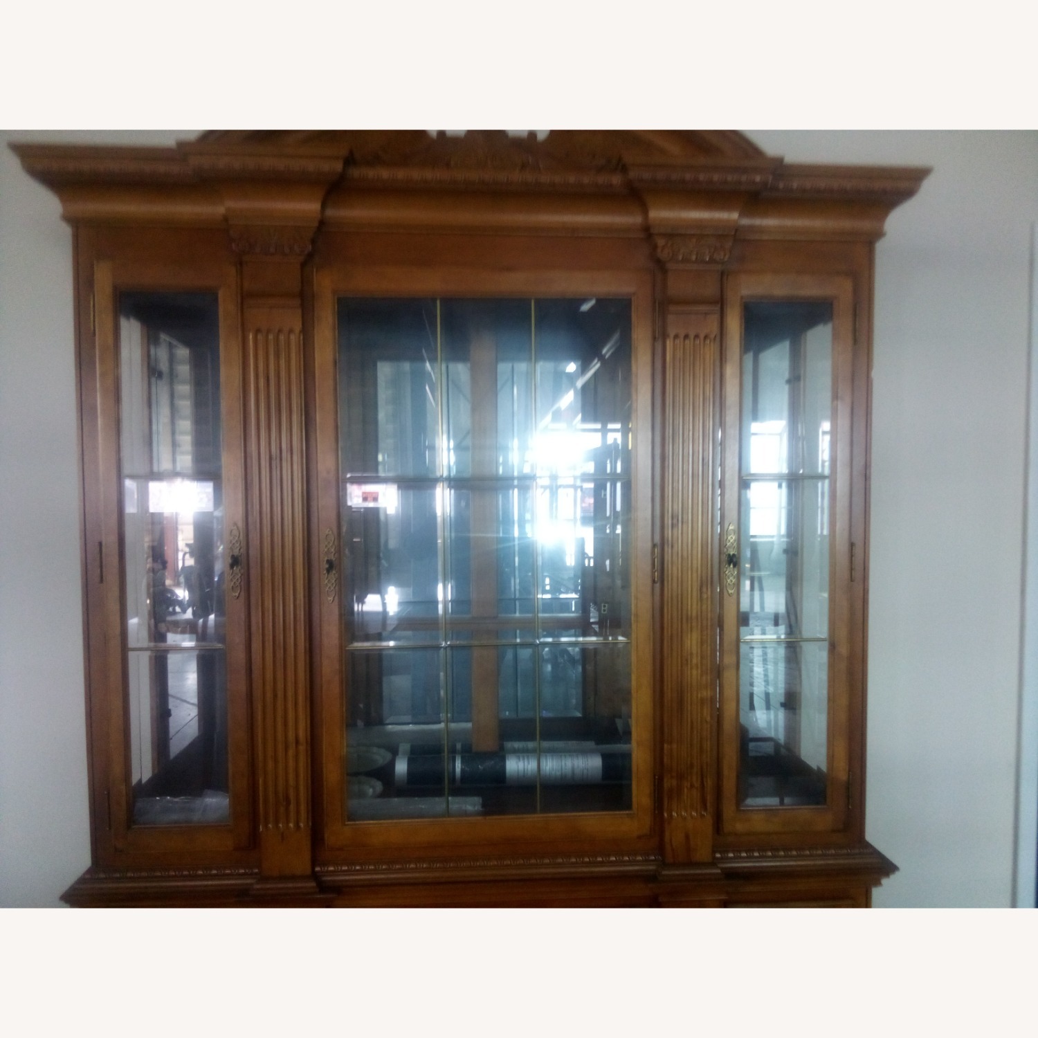 Buffet w Lighted Hutch - image-2