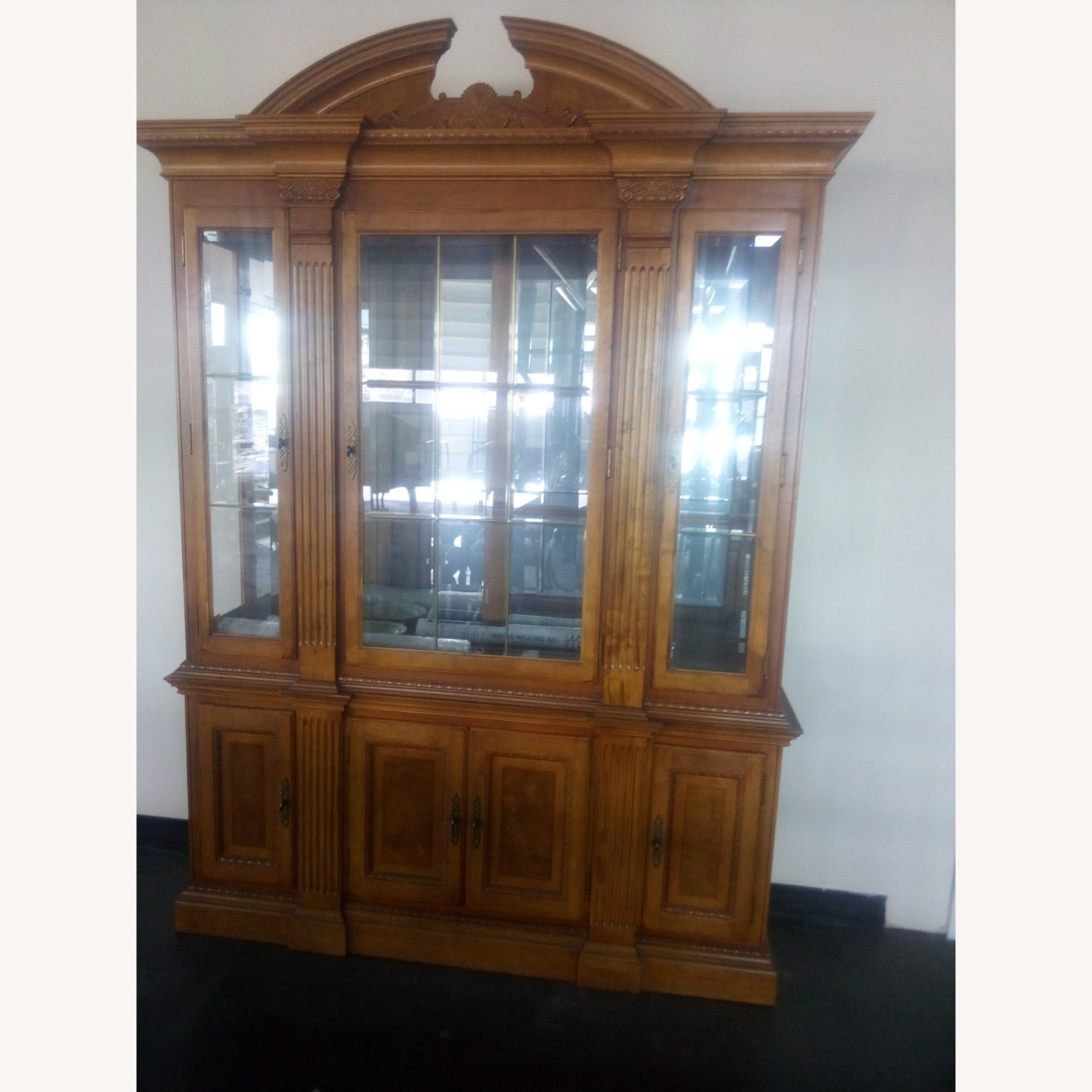 Buffet w Lighted Hutch - image-1