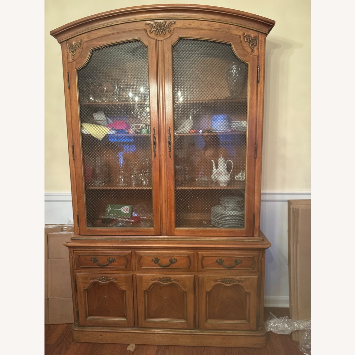 Dining room Hutch Cabinet - image-3