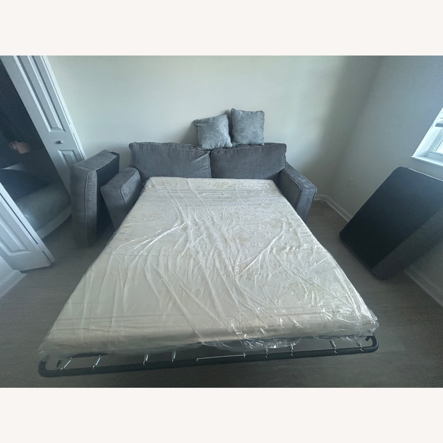 Queen Sleeper Sofa - image-4