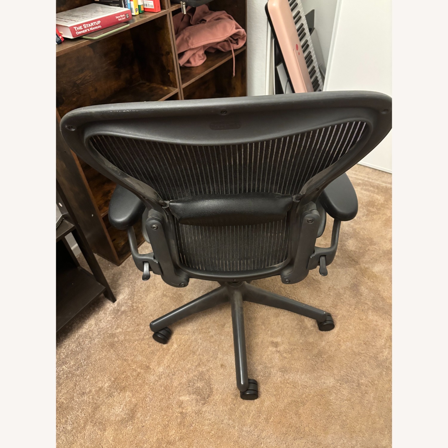 Herman Miller Aeron Chair Size B  - image-3