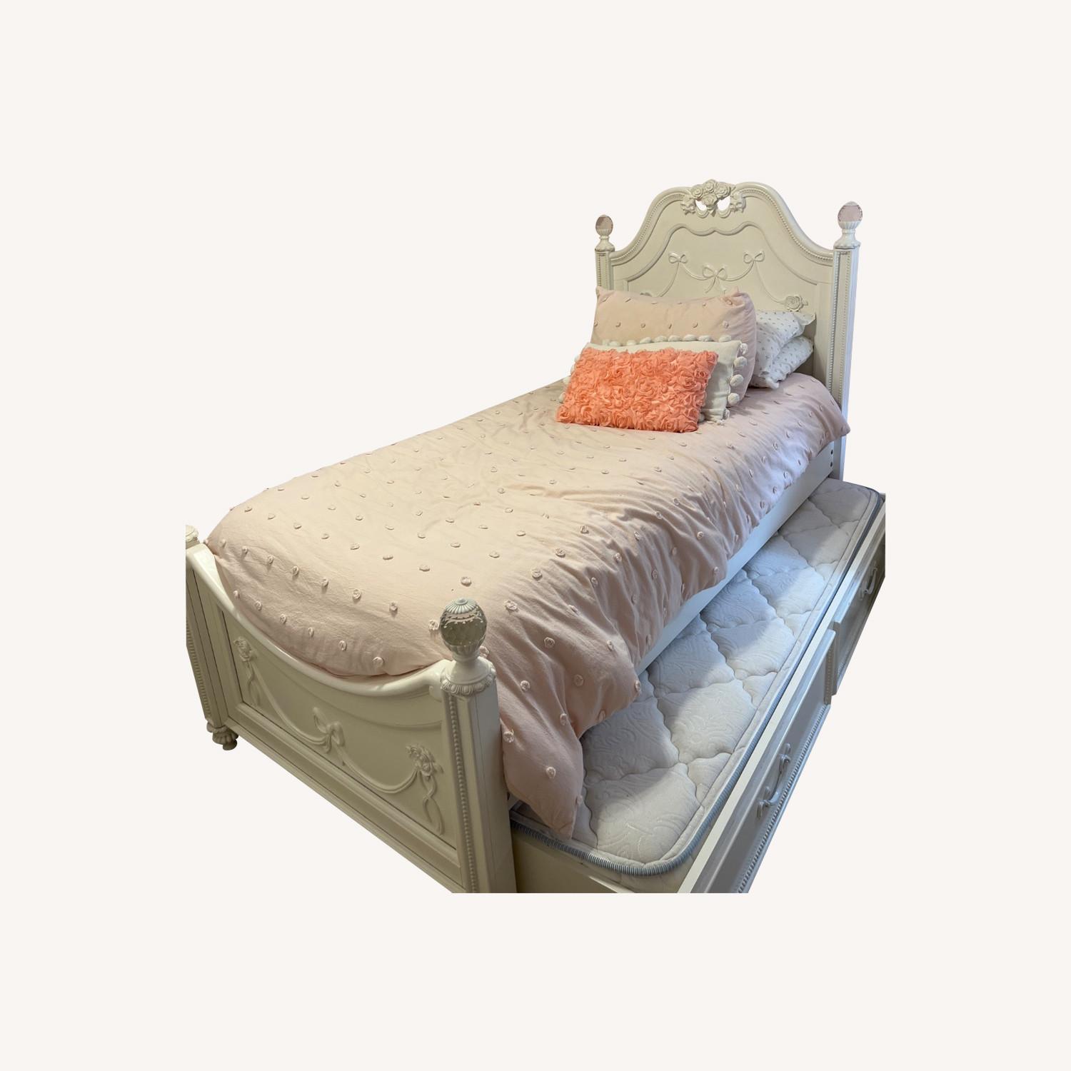 Rooms To Go Disney Princess Wooden Twin Bed - image-0