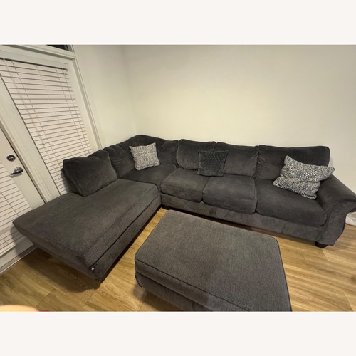 Used Broyhill Tripoli Slate 5 Seat Gray Sectional for sale on AptDeco