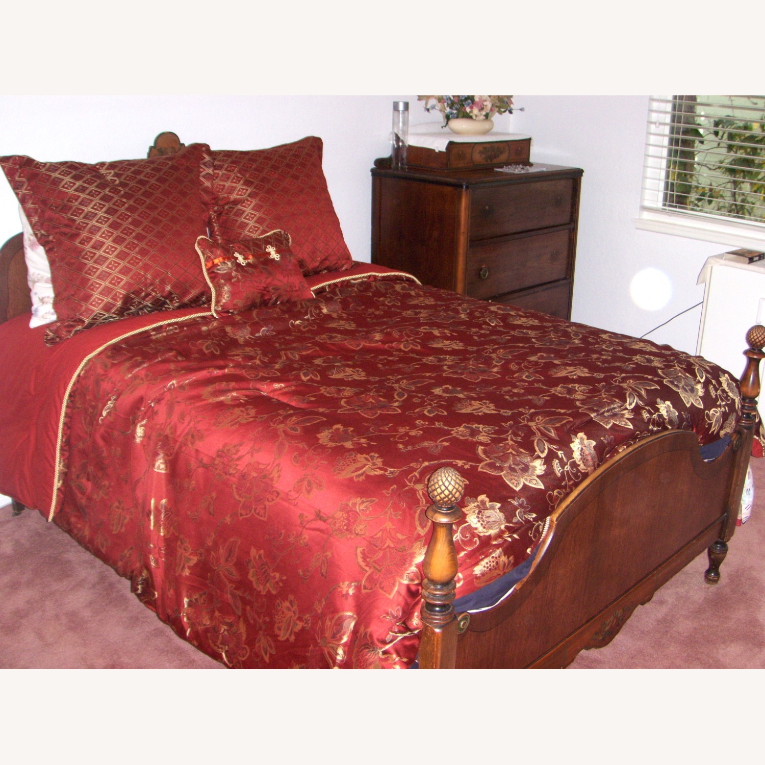 Amercian Furniture Classics Queen Bed Antique - image-1