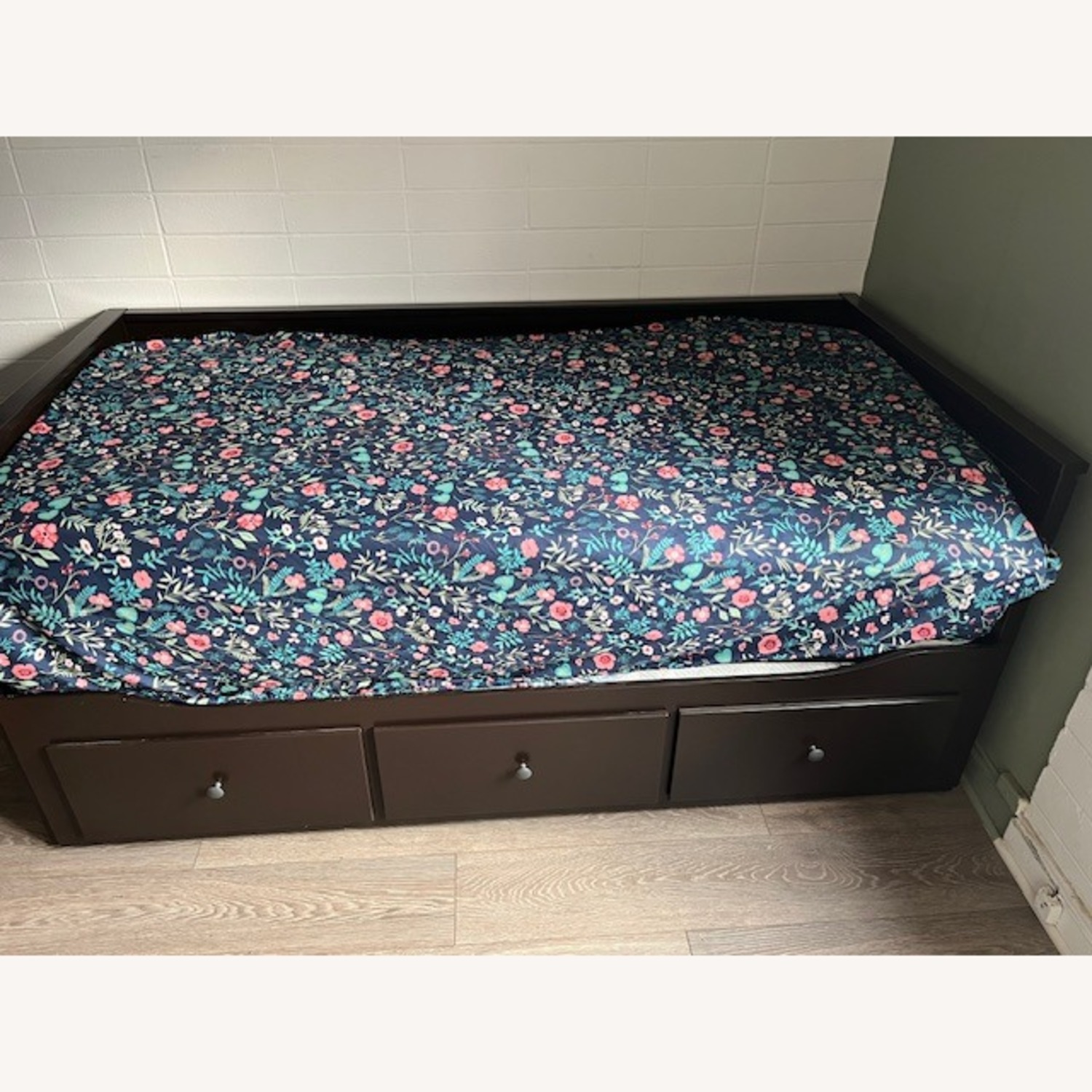 IKEA Hemnes Queen Daybed - image-1