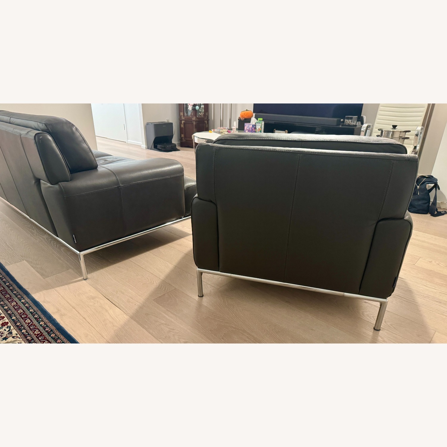 Chateau D'ax Leather Sectional Sofa - image-4