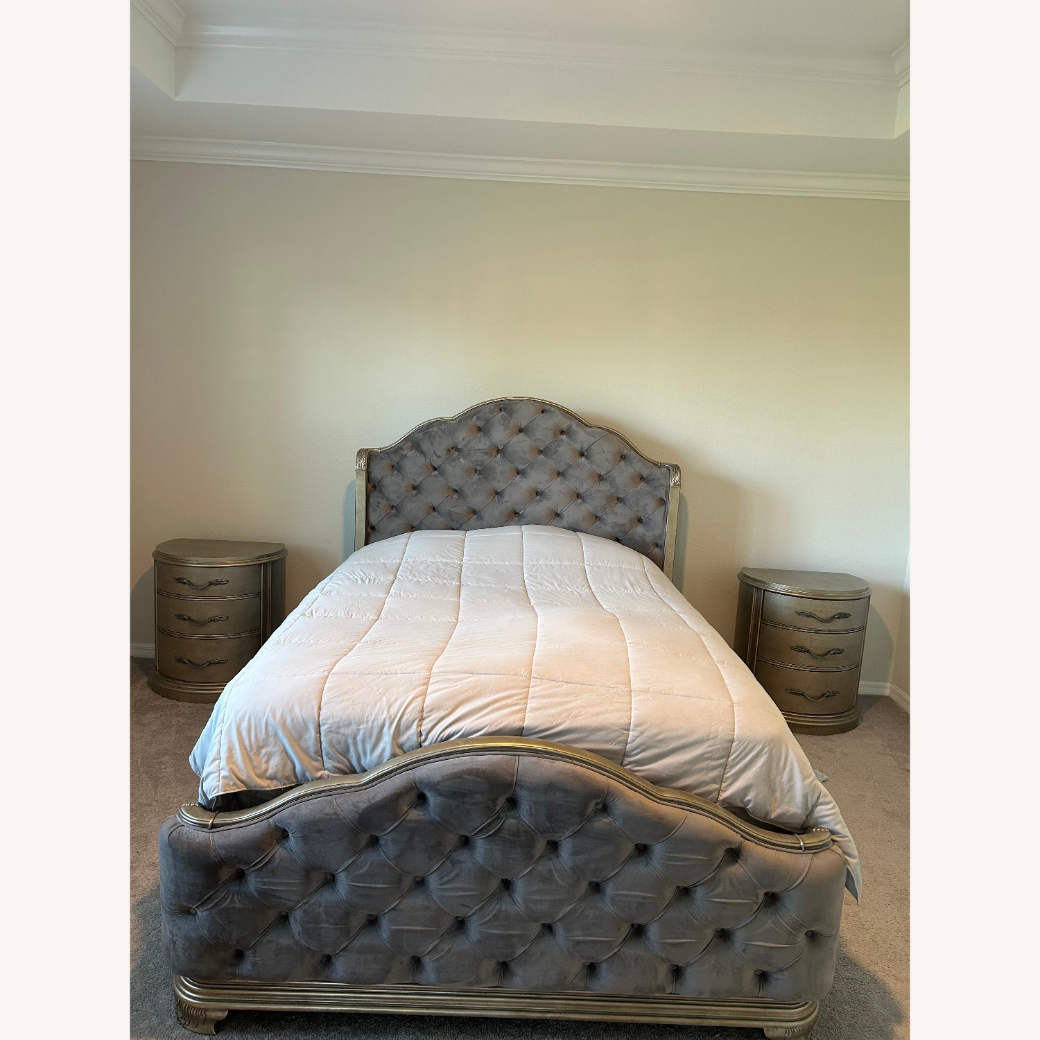 Zarina Bedroom Furniture Queen Bed - image-1