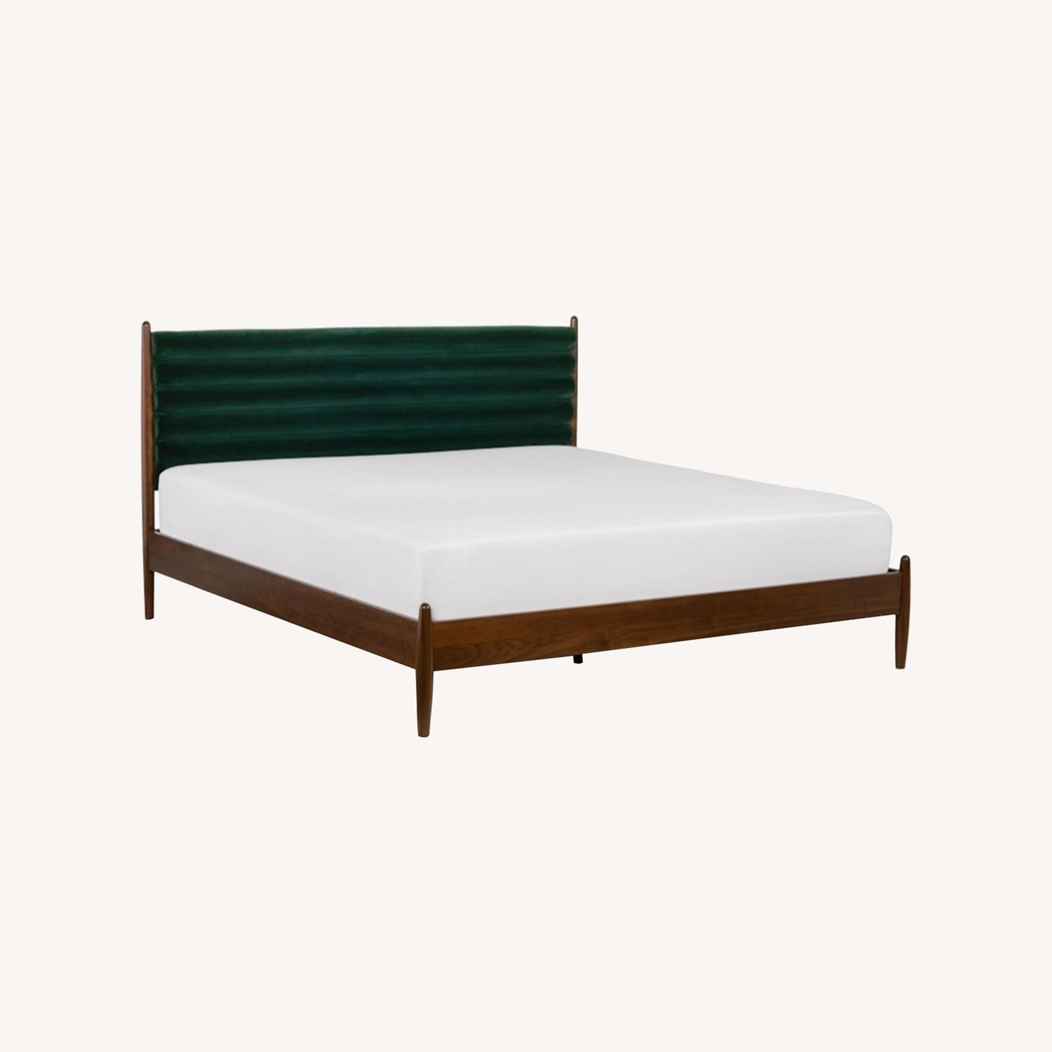Article Lenia Plush Green King Bed - image-0
