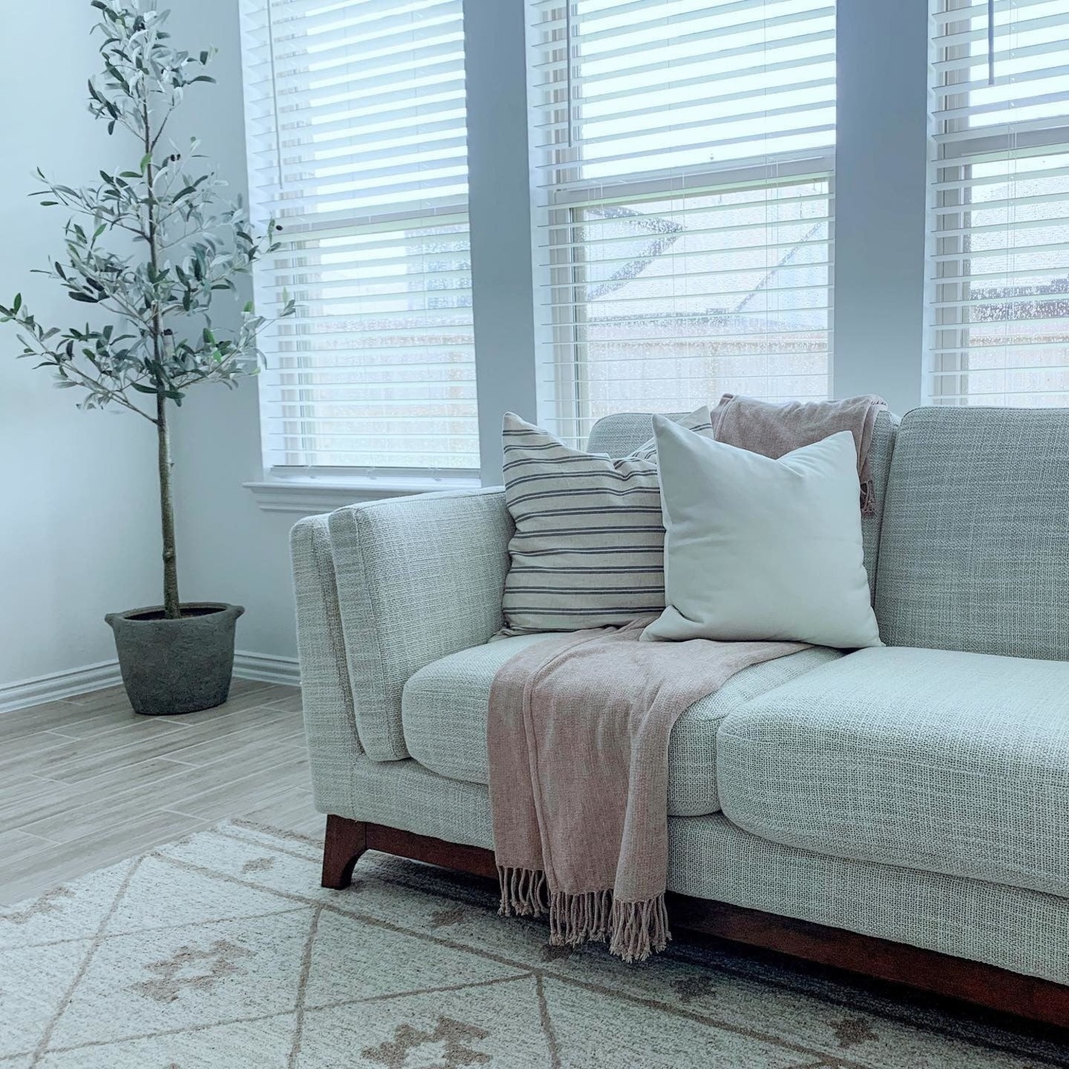 Article Ceni Sofa - image-3