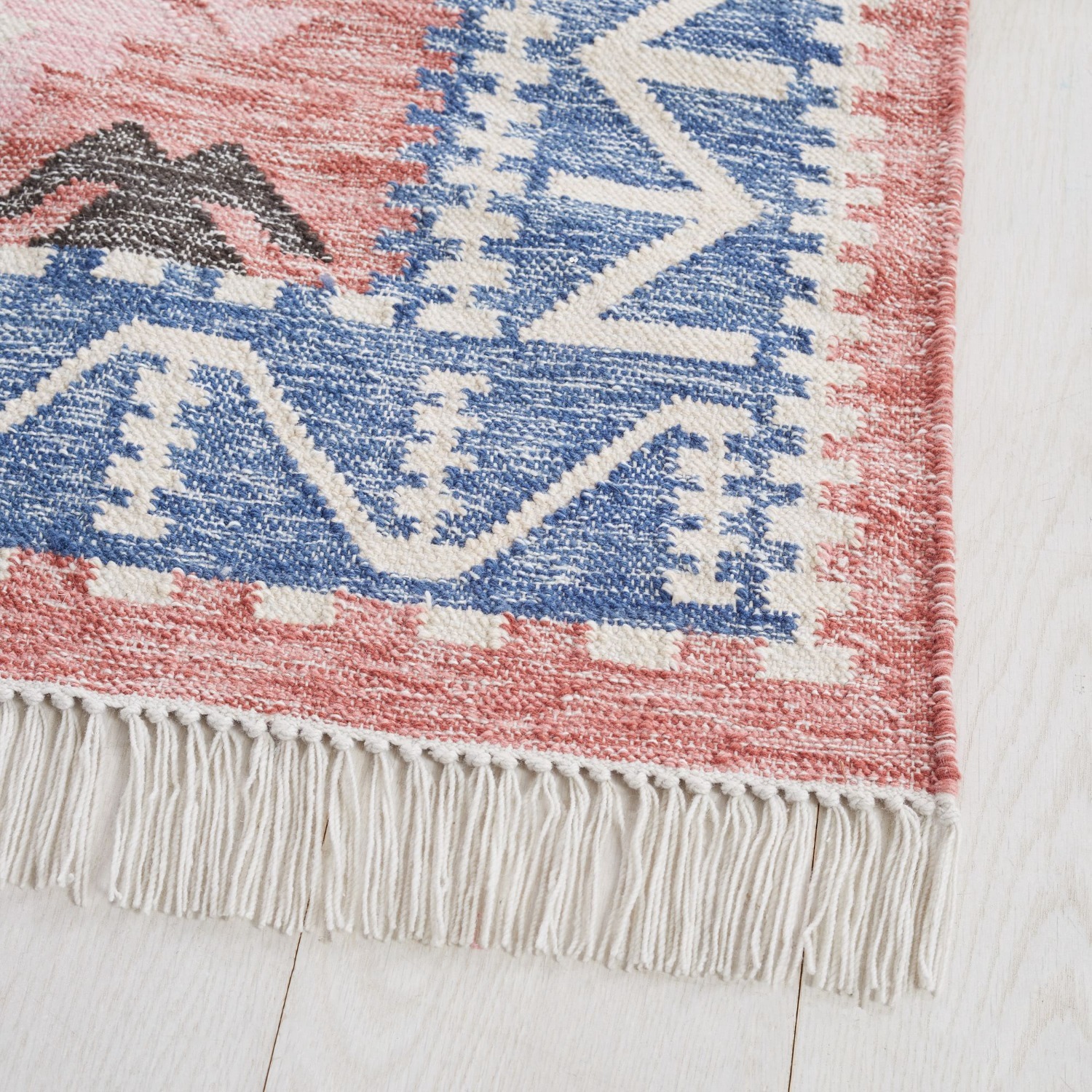 West Elm Framed Arrows Outdoor Performance Rug 5X8 - image-3