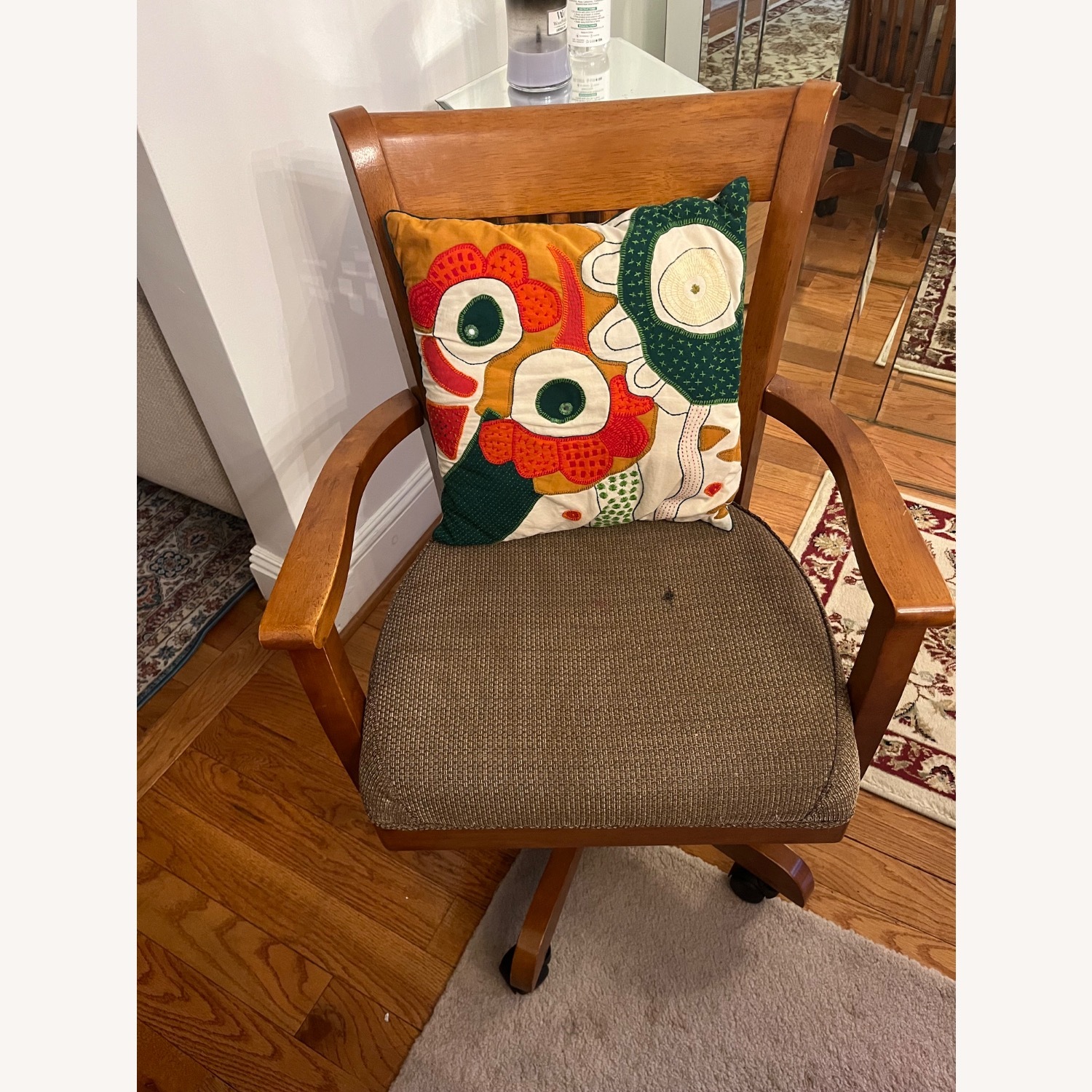 Vintage Chair - image-2