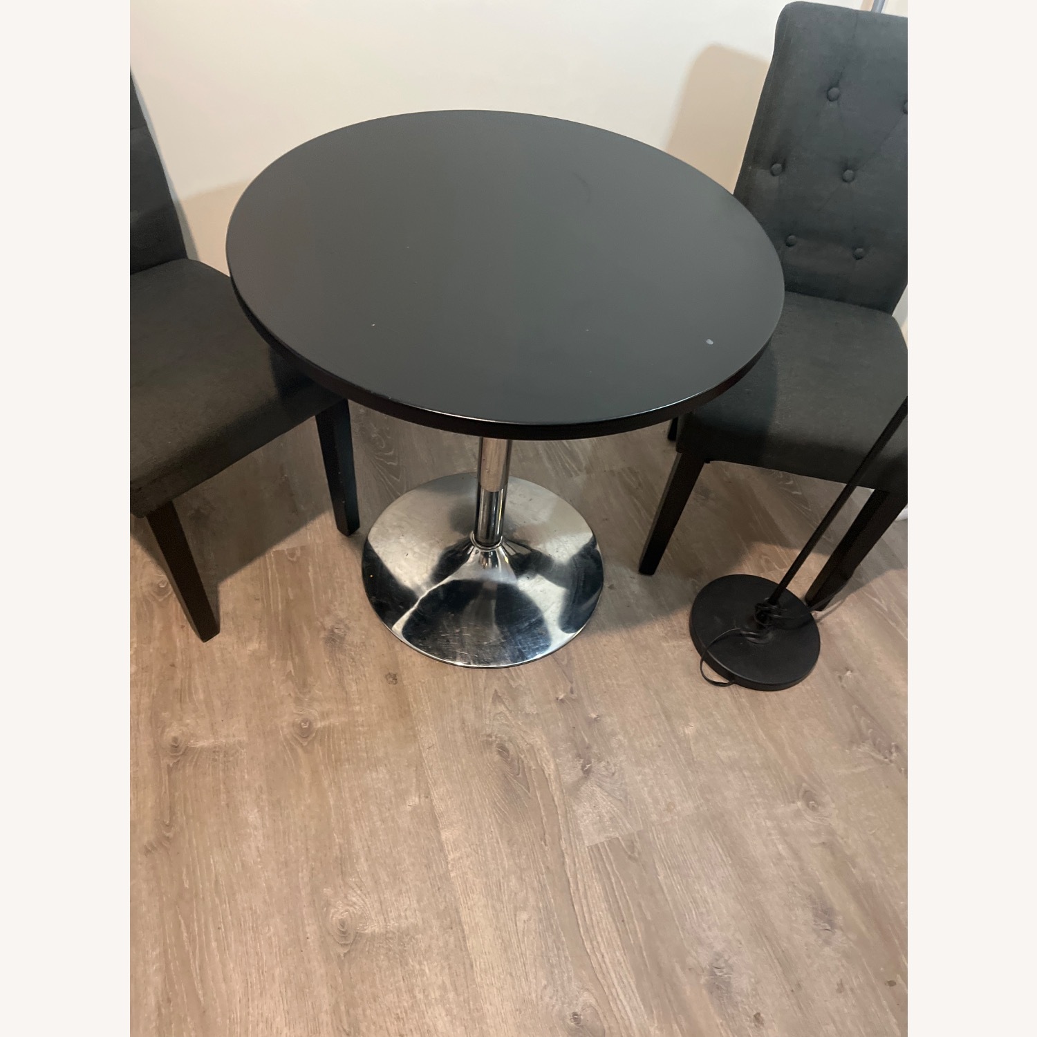 Havertys Table 2 Chairs - image-1