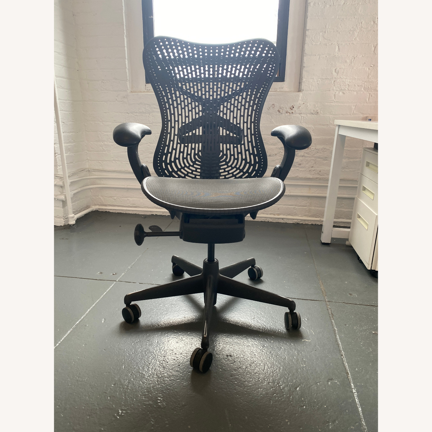 Herman Miller Aeron Chair - image-1