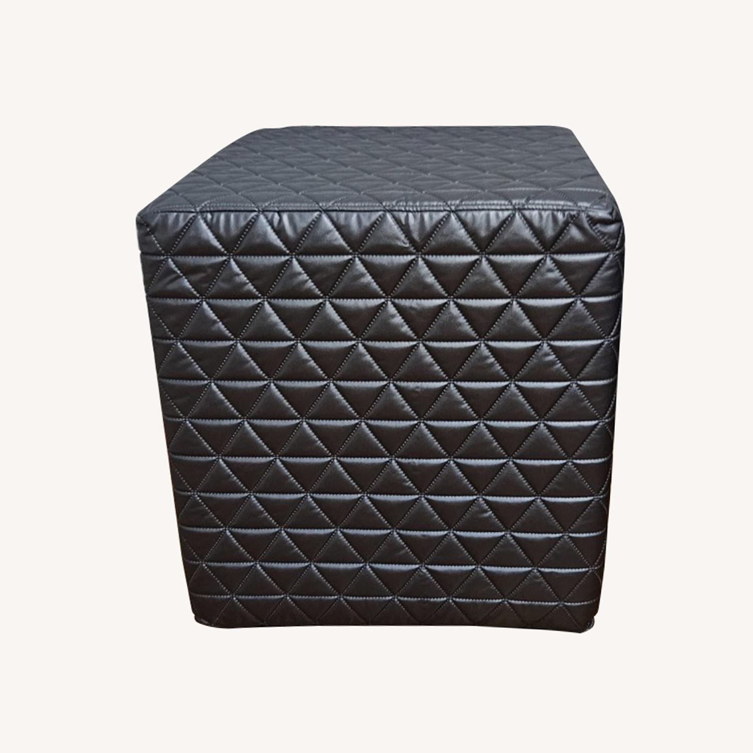 Oscar Cube - image-0