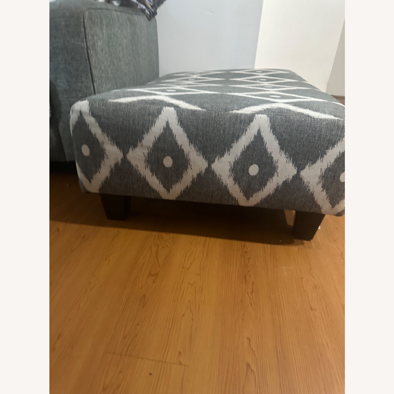 Rooms To Go Carole Court Gray 5 Pc Sectional Living Room - image-6