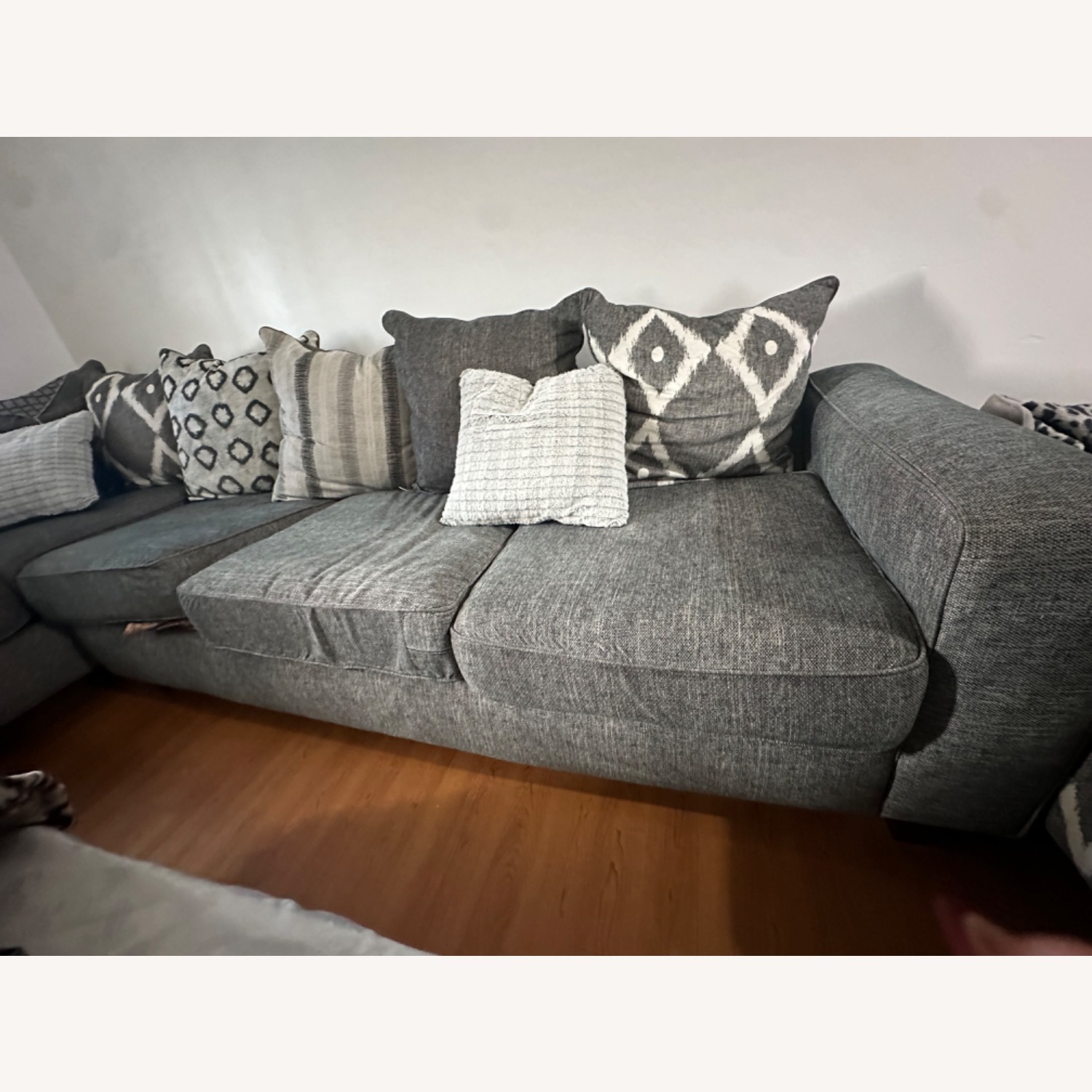 Rooms To Go Carole Court Gray 5 Pc Sectional Living Room - image-3