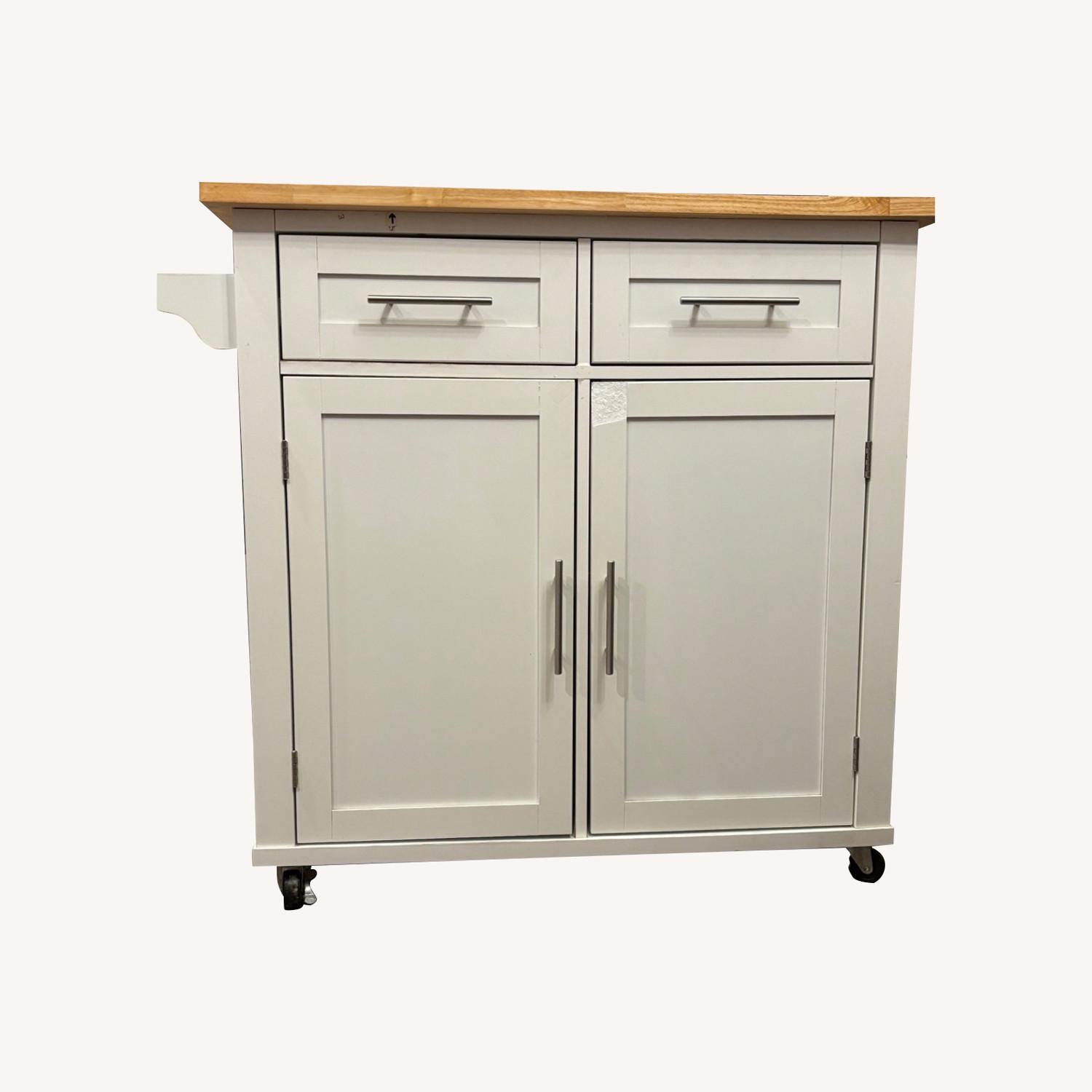 Kitchen Island - image-0