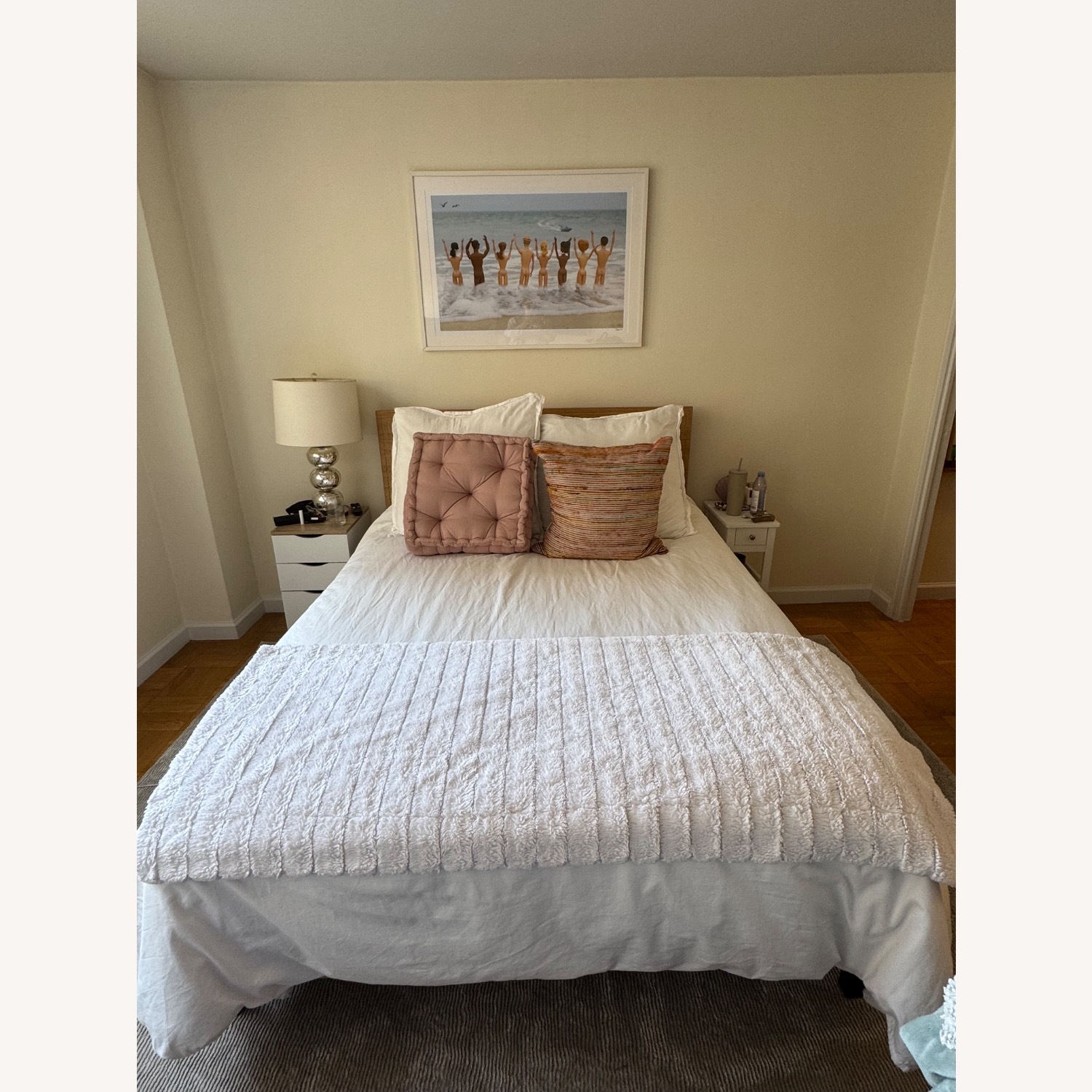 Davari Solid Wood Queen Platform Bed - image-5