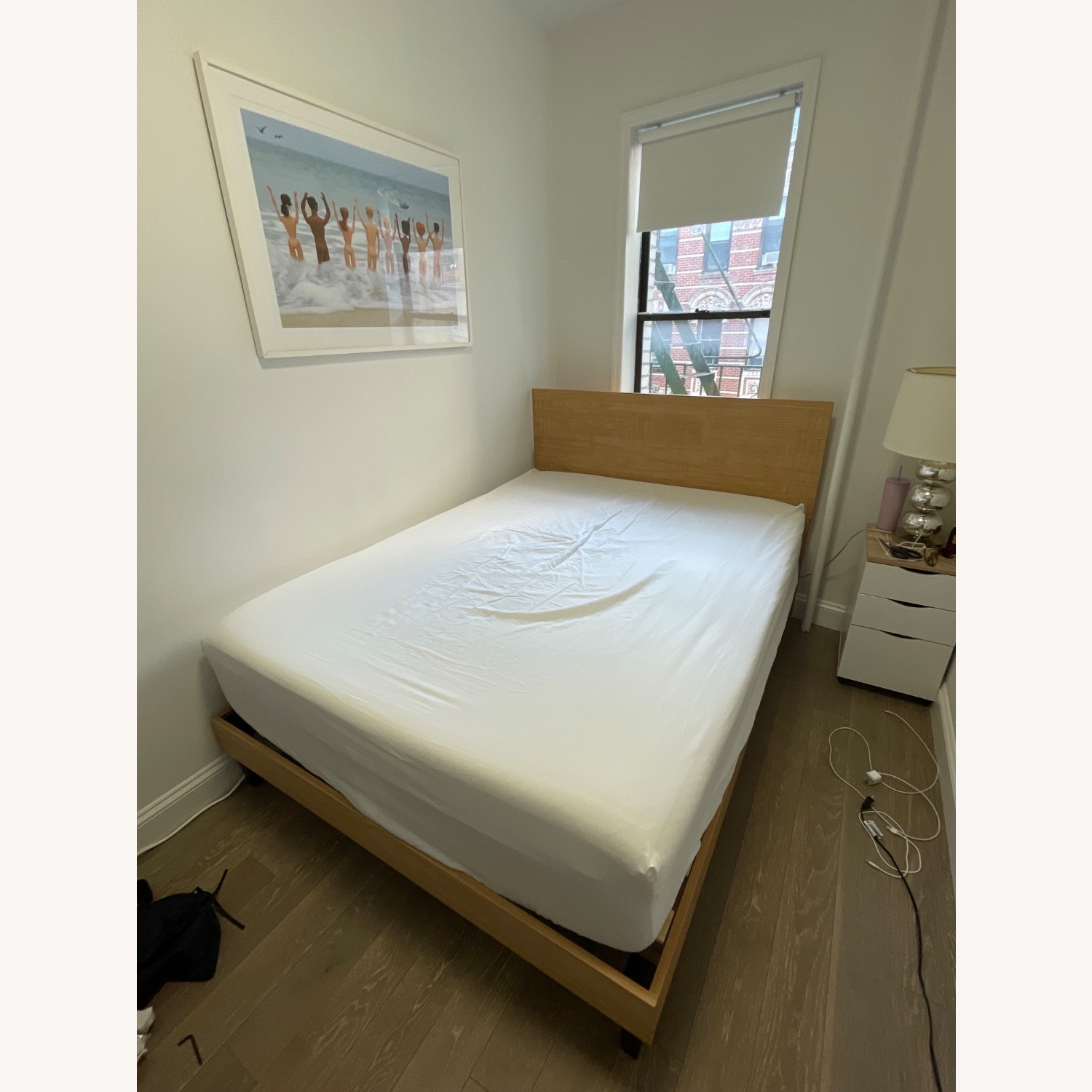 Davari Solid Wood Queen Platform Bed - image-6