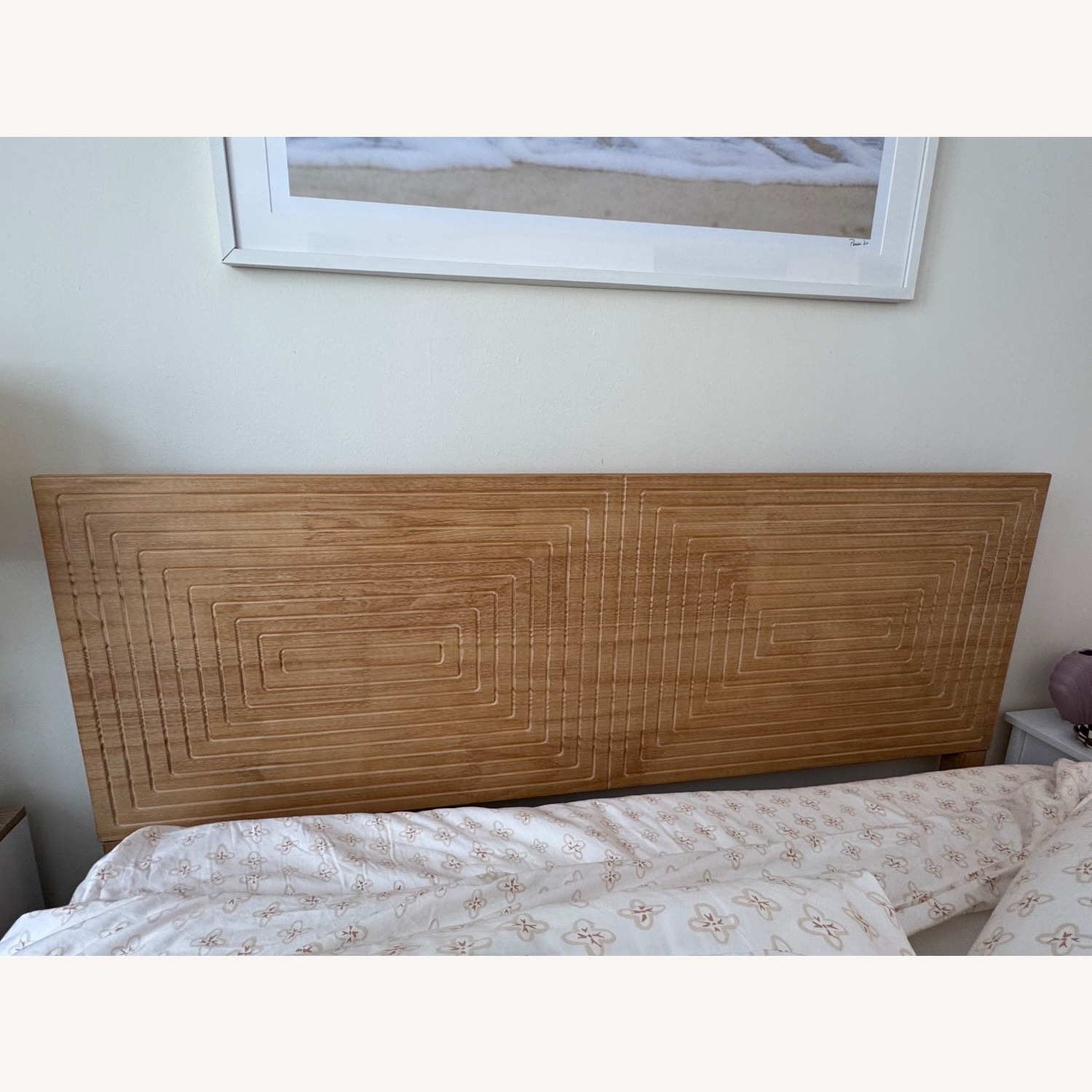 Davari Solid Wood Queen Platform Bed - image-1